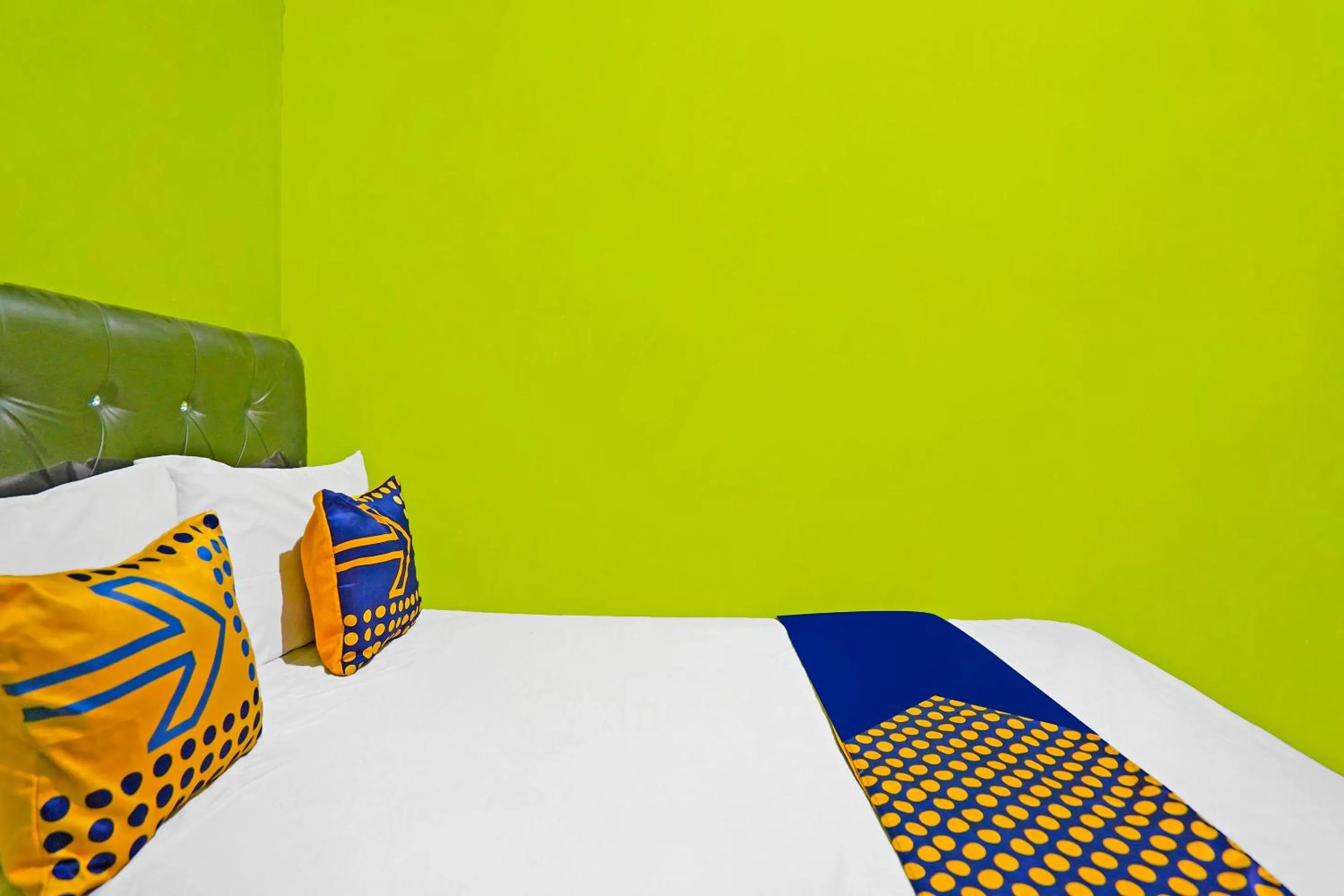 Bedroom, Bed in Hotel O Homestay Barokah