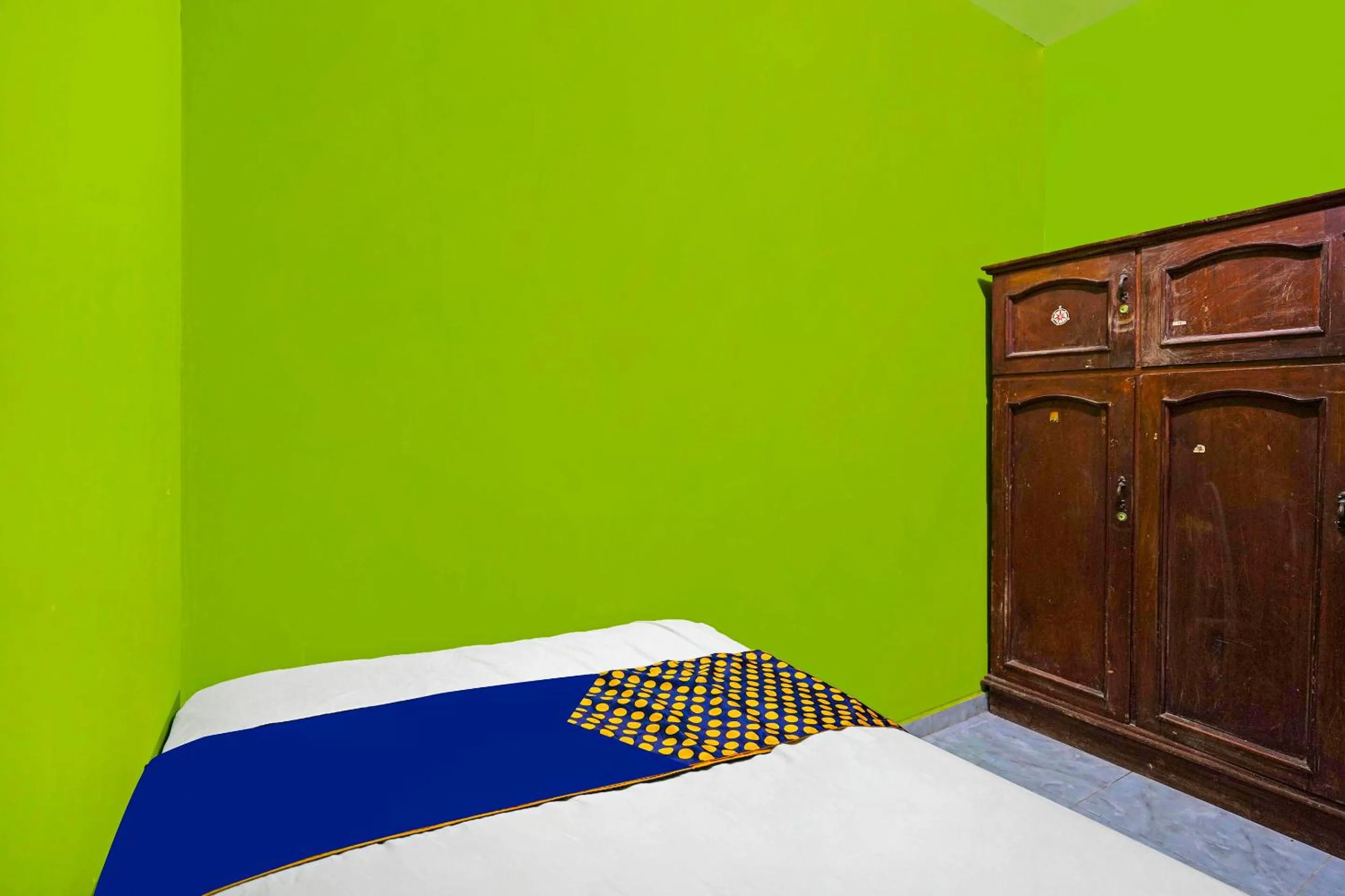 Bedroom, Bed in Hotel O Homestay Barokah