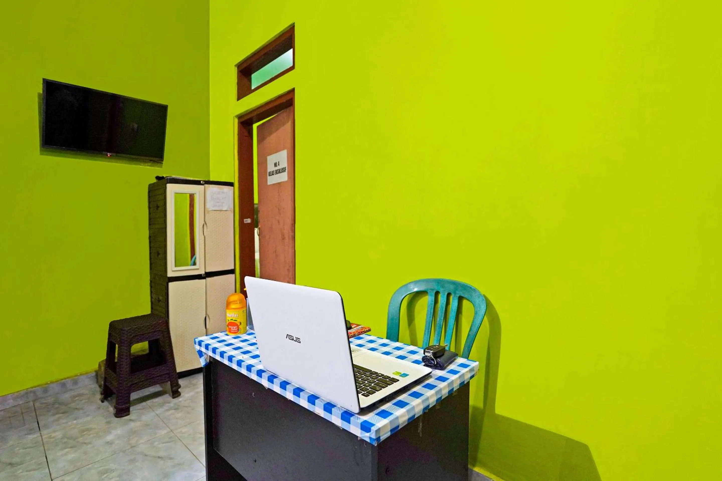 Lobby or reception in Hotel O Homestay Barokah
