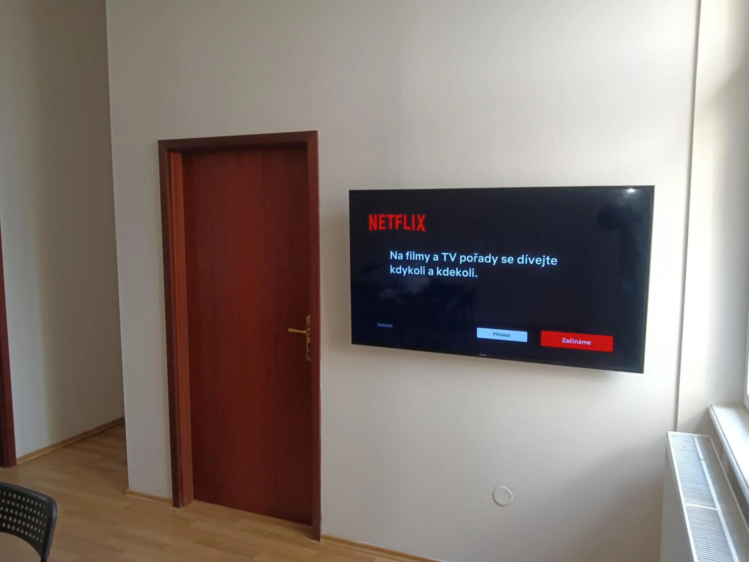 TV and multimedia in Powder Tower Suites