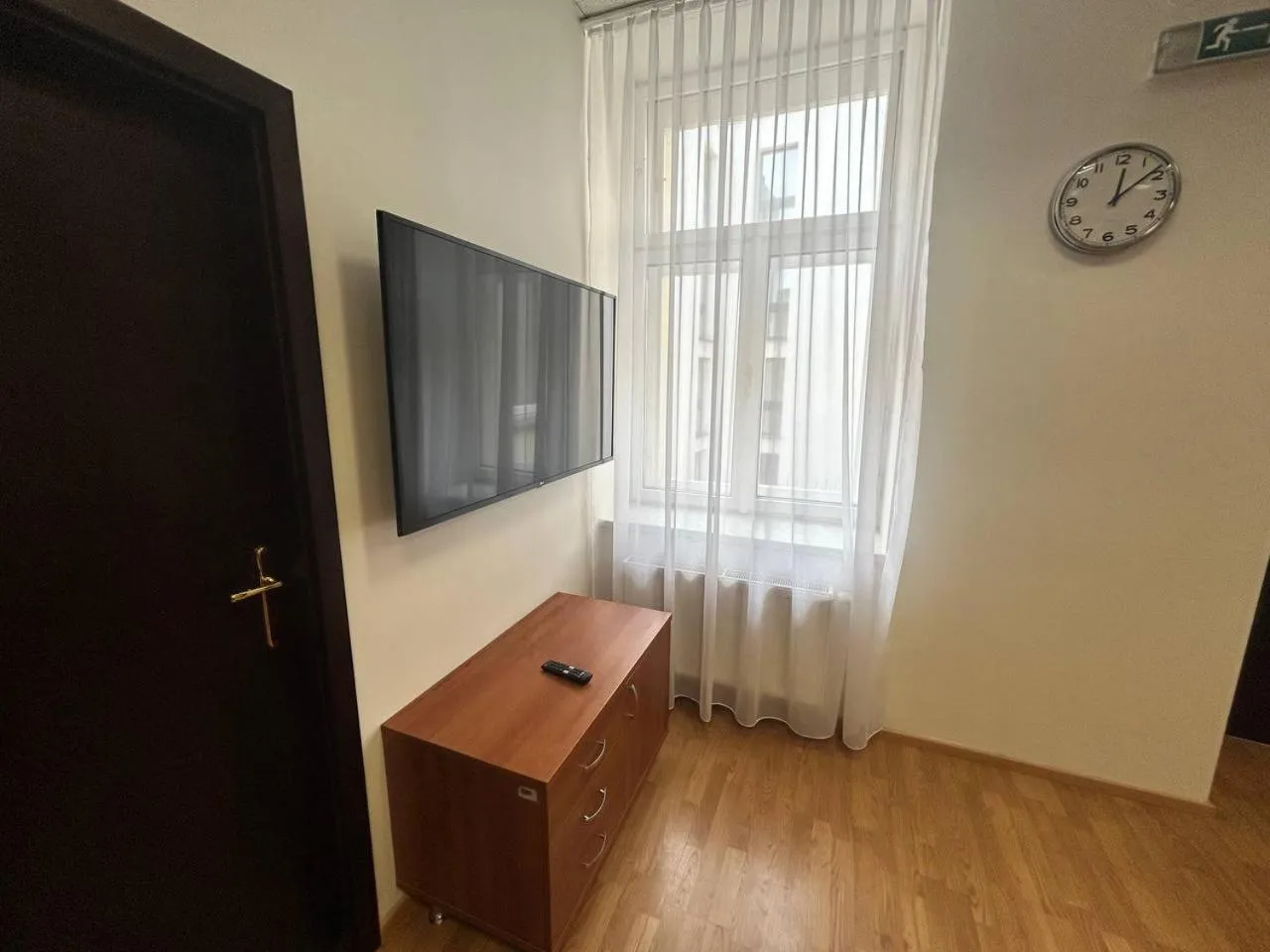 Communal lounge/ TV room in Powder Tower Suites