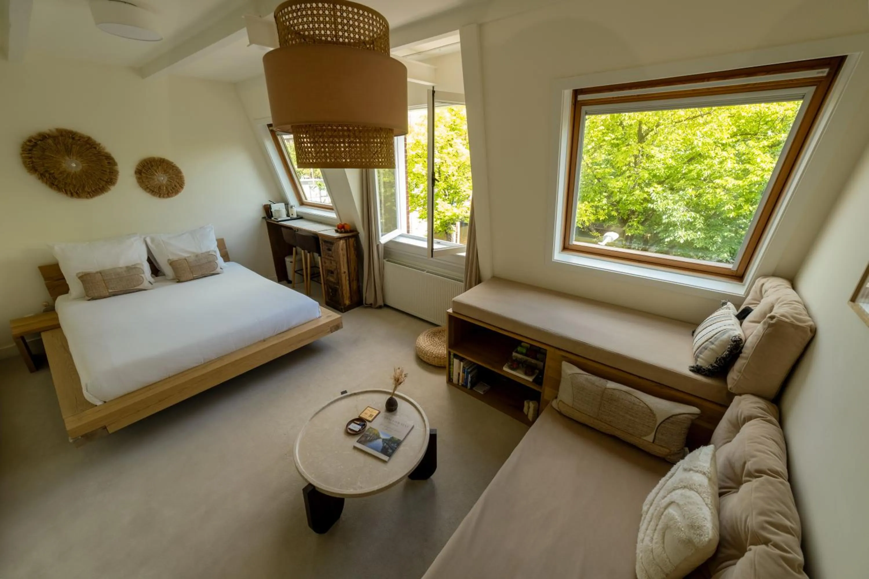 Living room, Bed in Canal View Stay Amsterdam