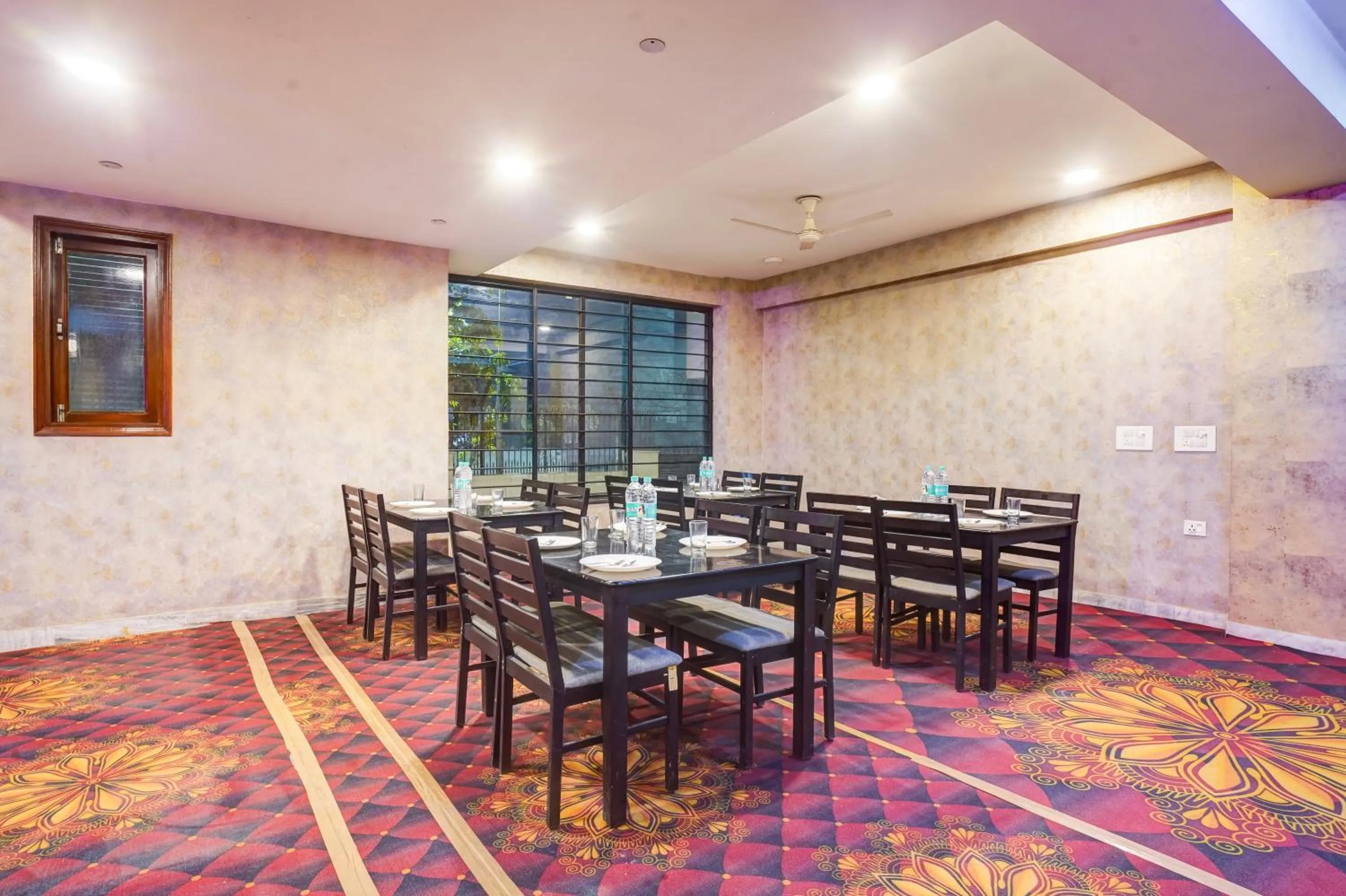 Hotel The York - Couple-unfriendly hotel