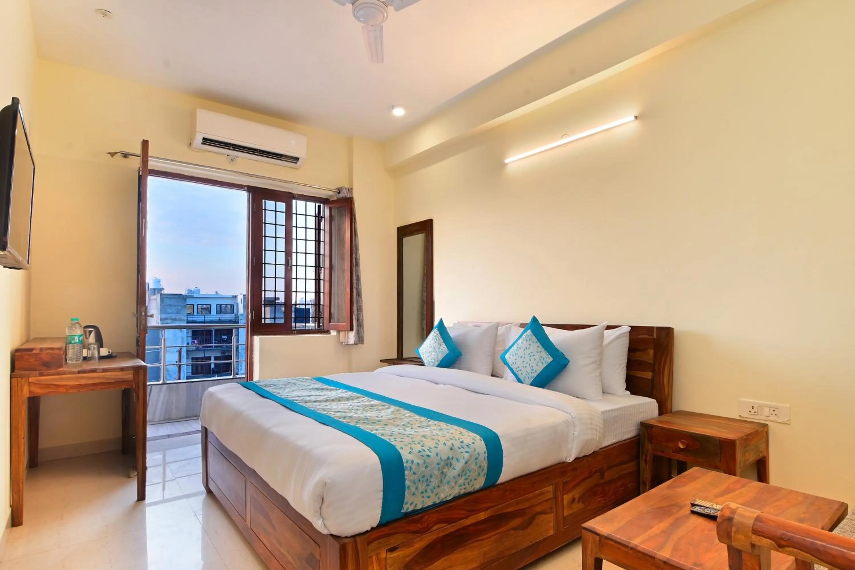 Bed in Hotel The York - Couple-unfriendly hotel