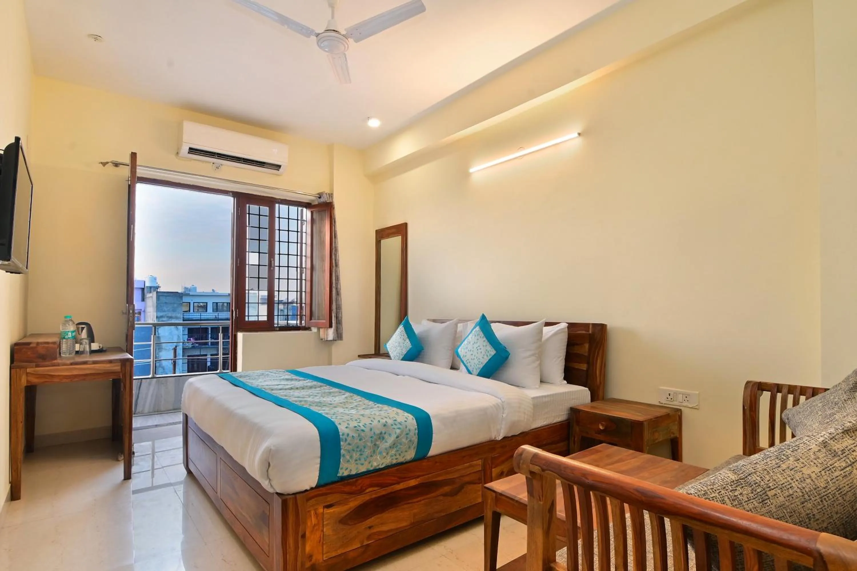 room service, Bed in Hotel The York - Couple-unfriendly hotel