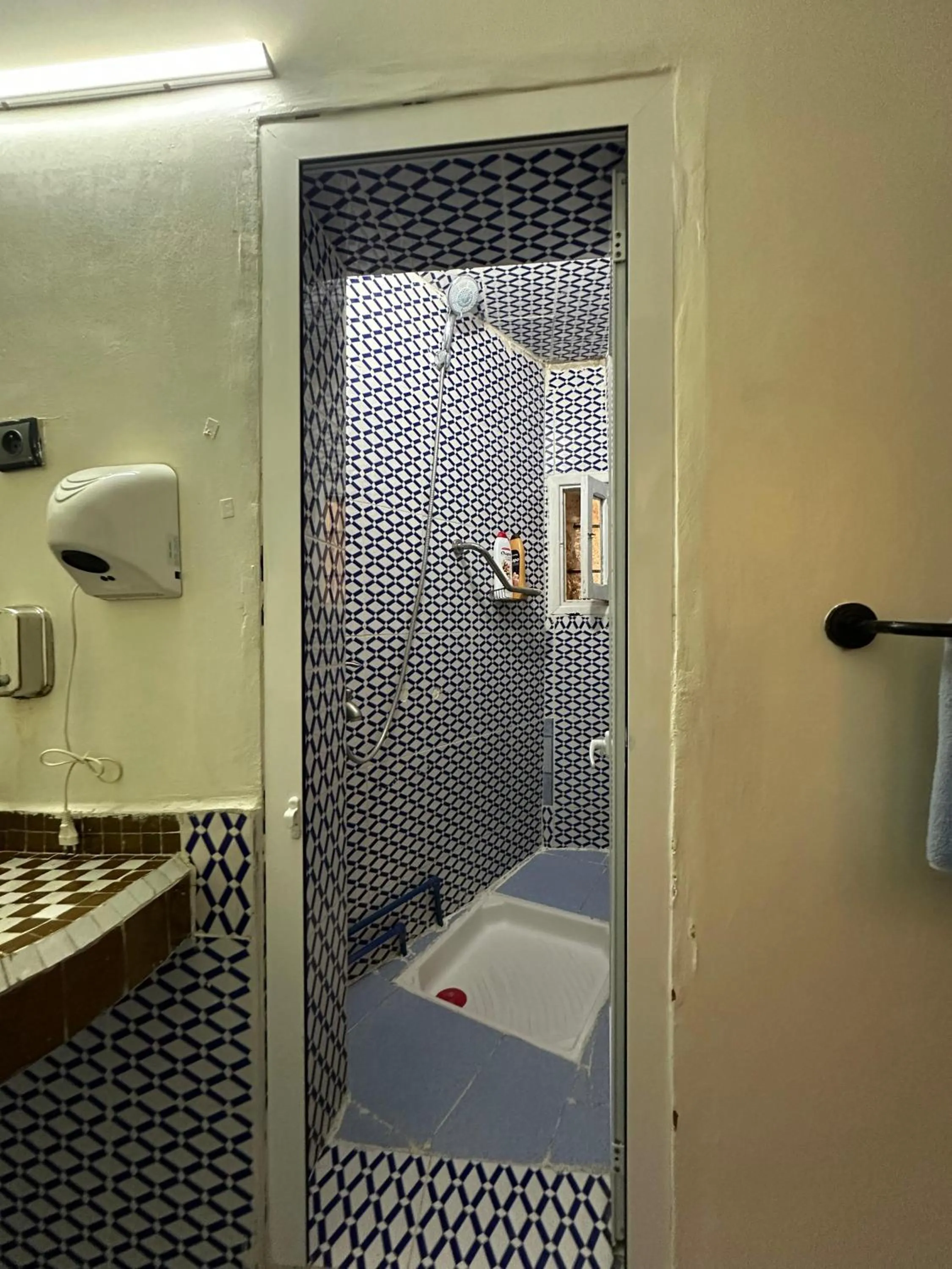 Shower in Riad Baba