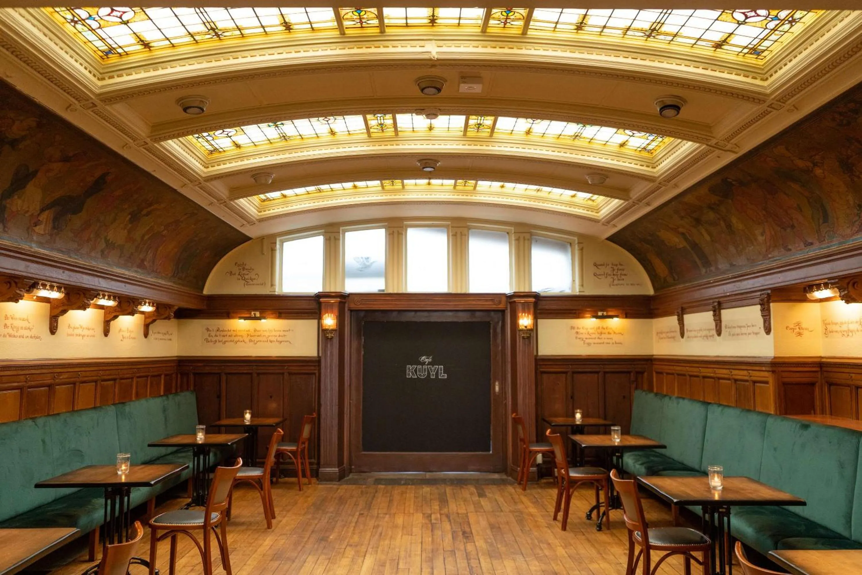 Lounge or bar in NH Amsterdam Schiller