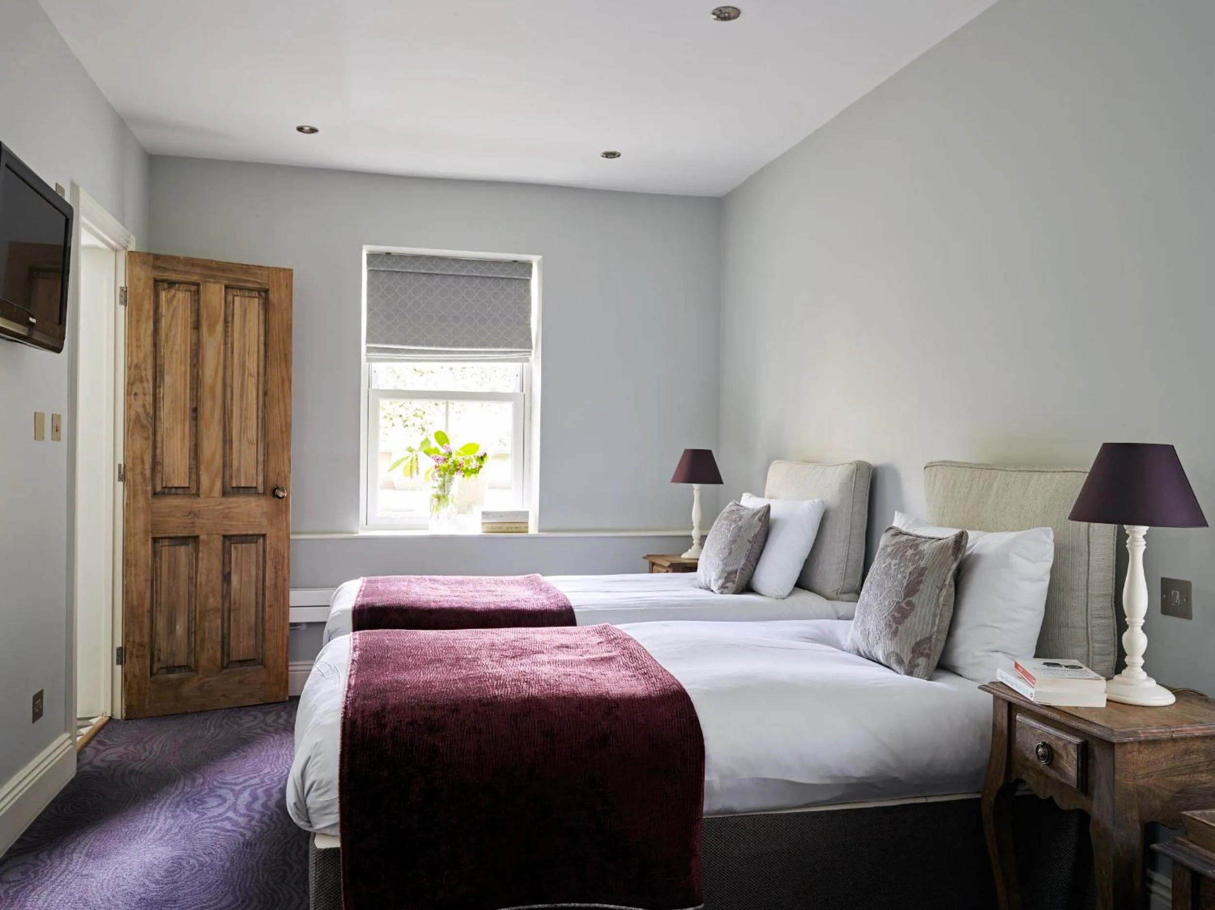 Bedroom, Bed in Cotswold Grange