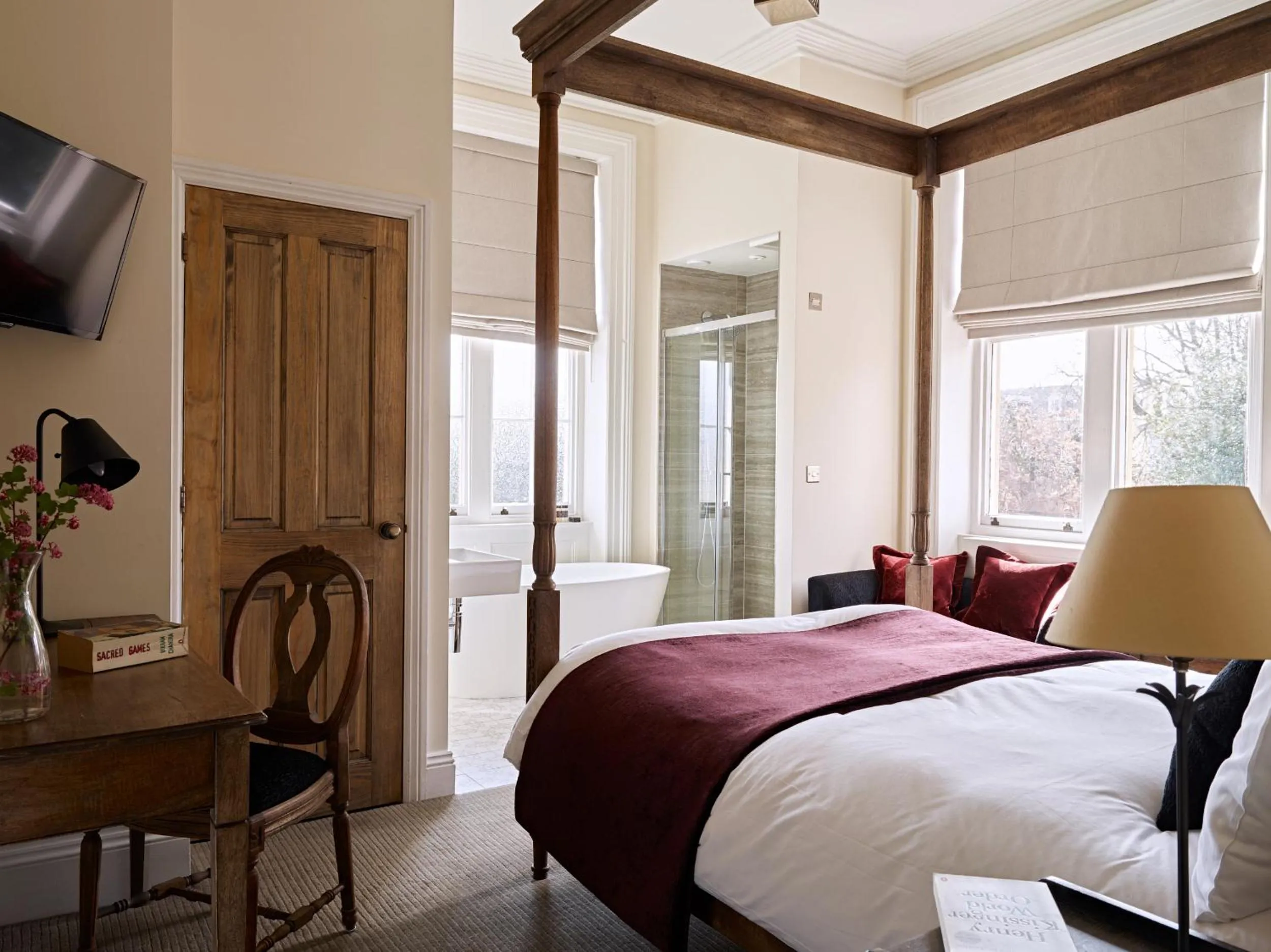 Bedroom, Bed in Cotswold Grange