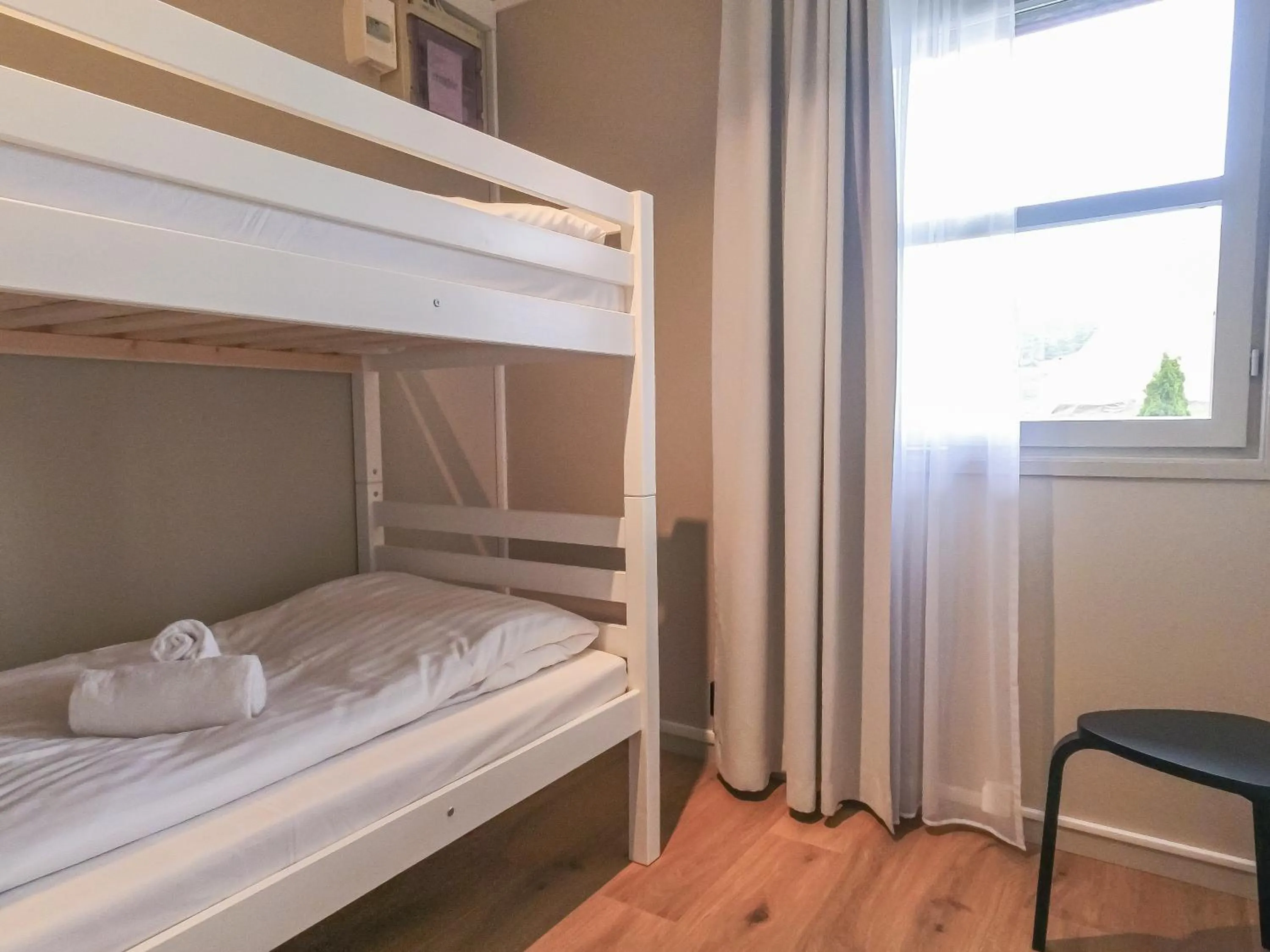 Bedroom, Bed in Tjörnbro Arena