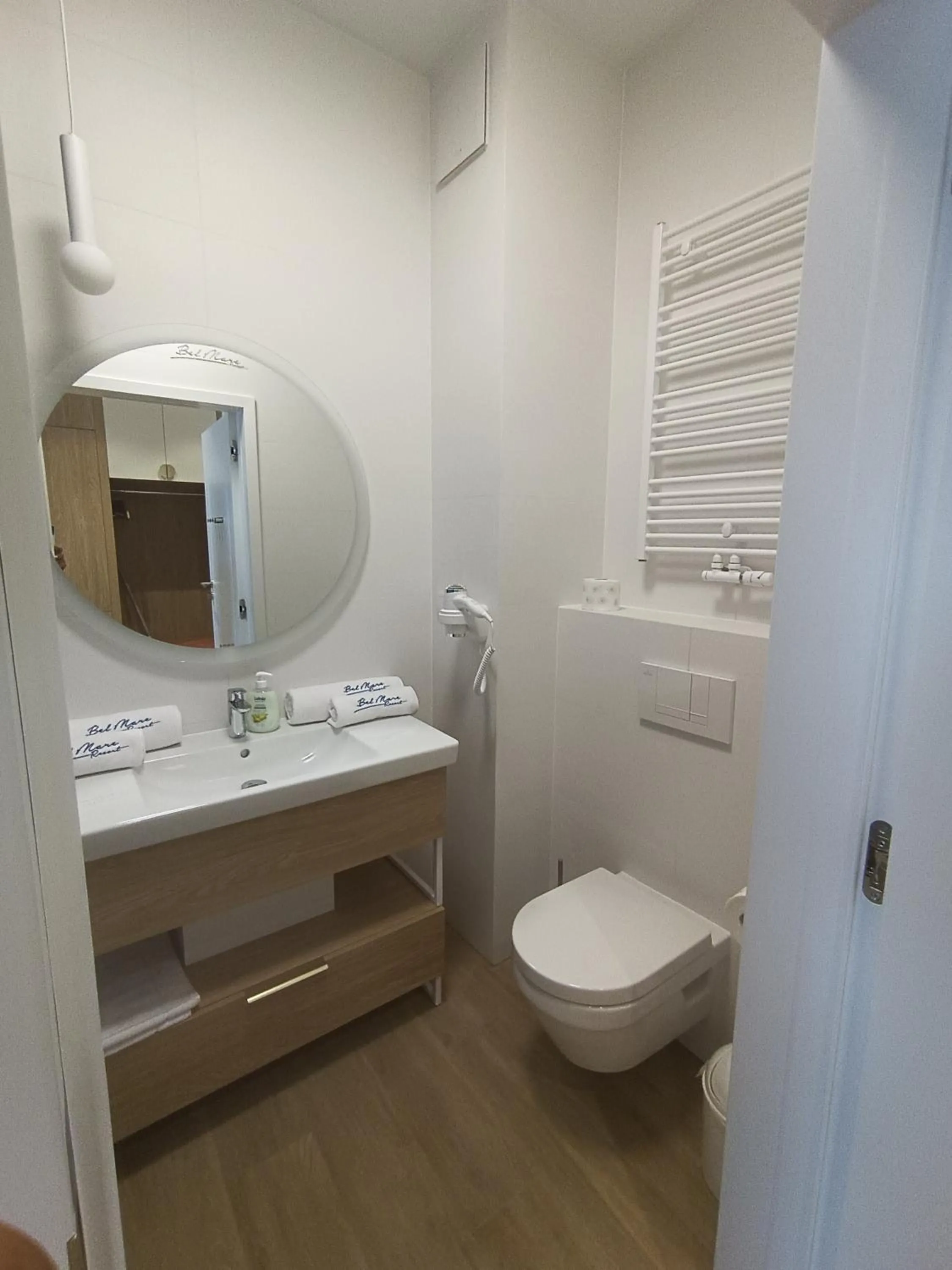 Shower in Bel Mare Aqua 2 F504