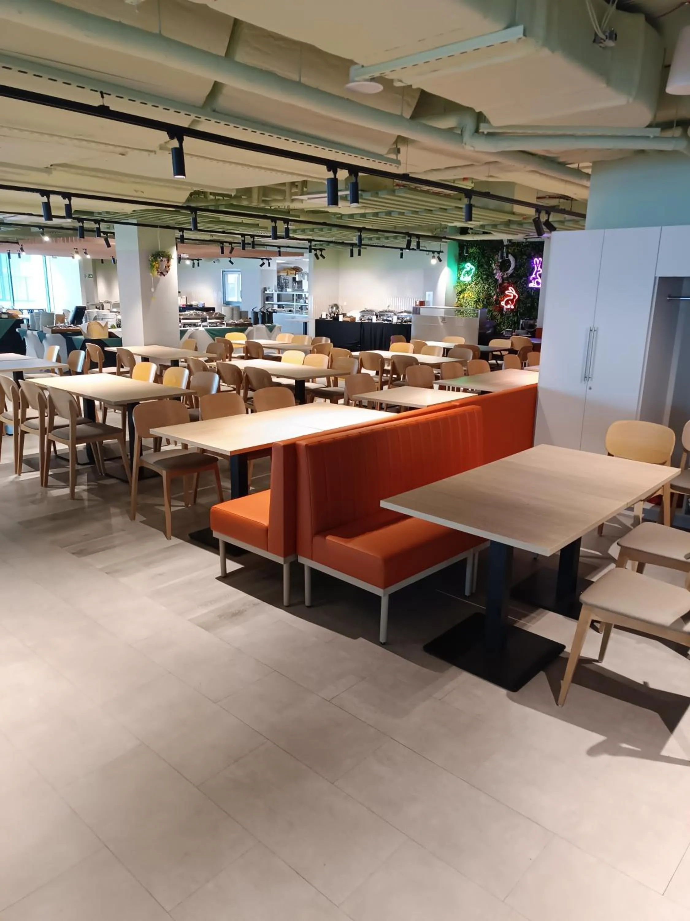 Restaurant/places to eat in Bel Mare Aqua 2 F504