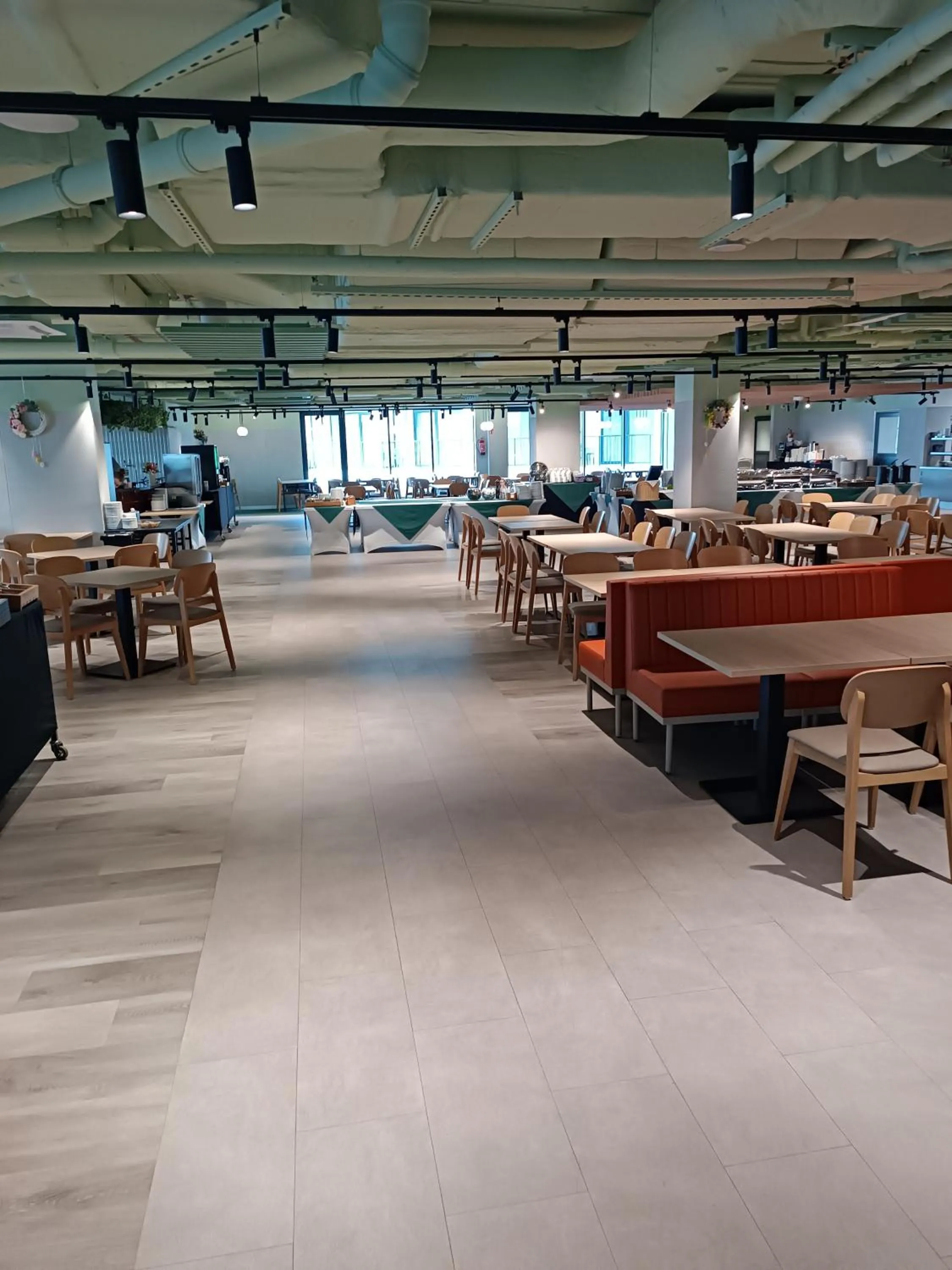 Restaurant/places to eat in Bel Mare Aqua 2 F504
