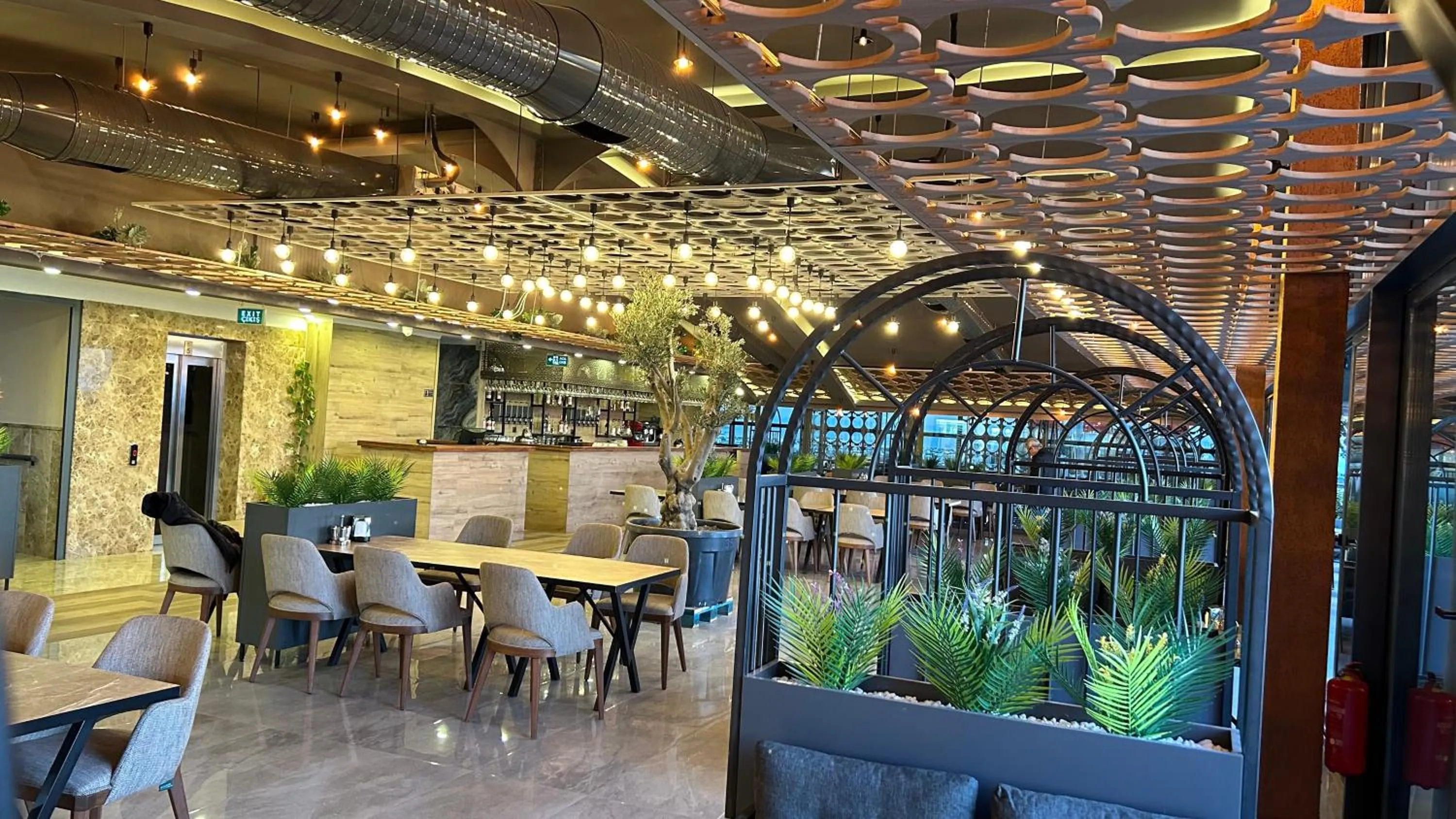 Restaurant/places to eat in 01 Nova Otel