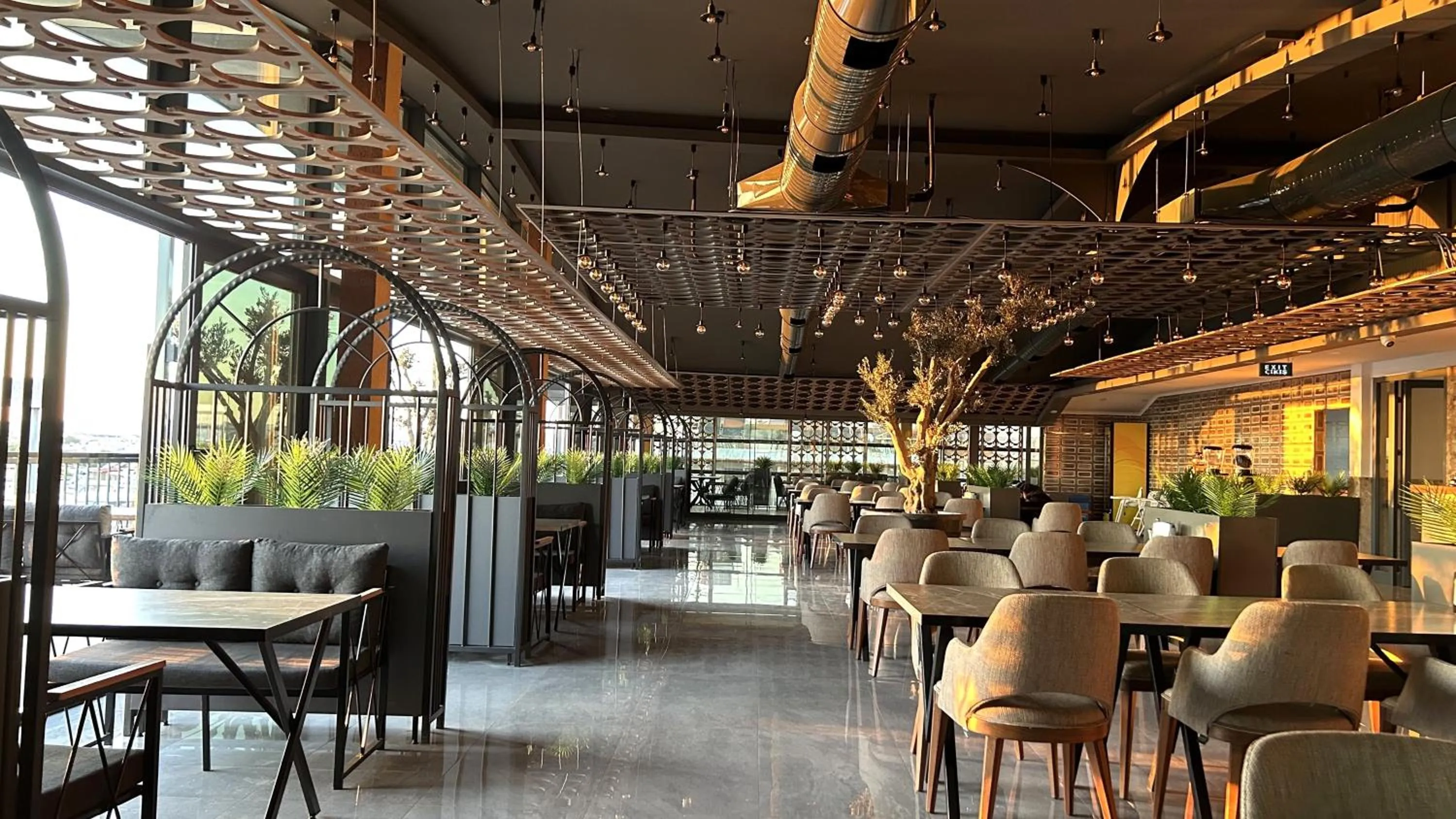 Restaurant/places to eat in 01 Nova Otel