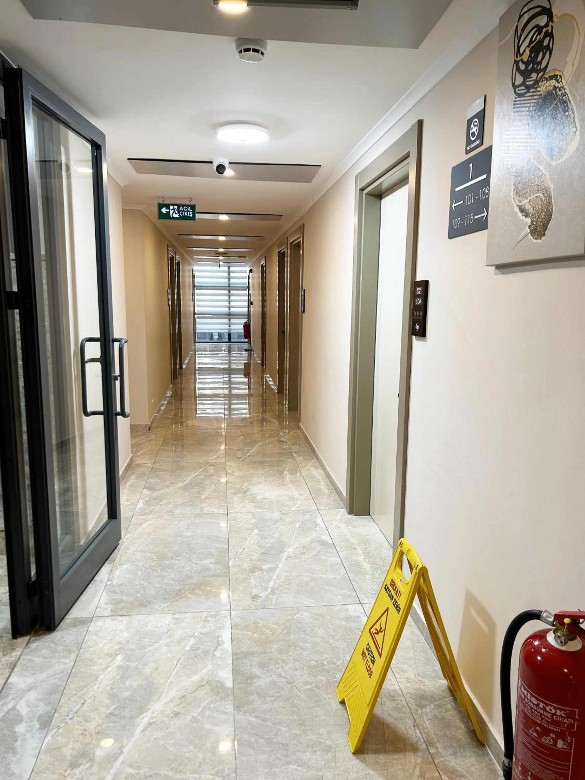 elevator in 01 Nova Otel