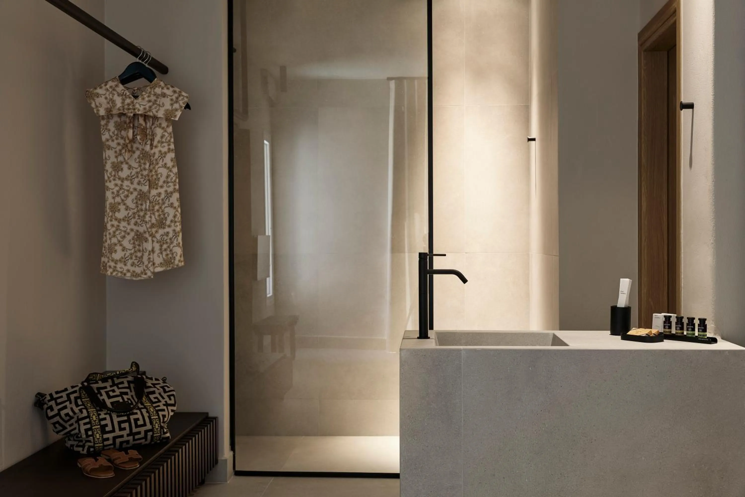 Bathroom in Naxian Rhapsody