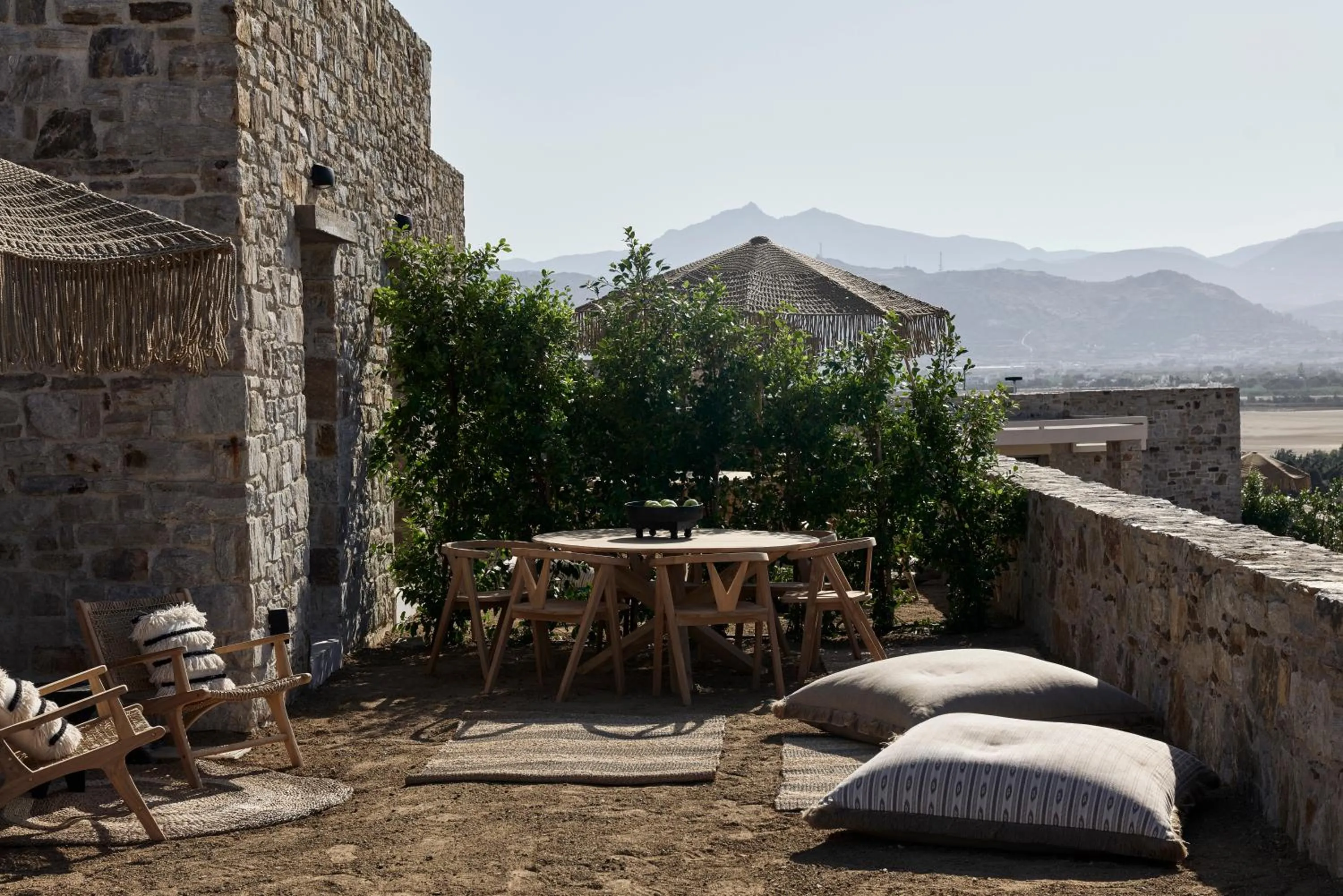 Natural landscape in Naxian Rhapsody
