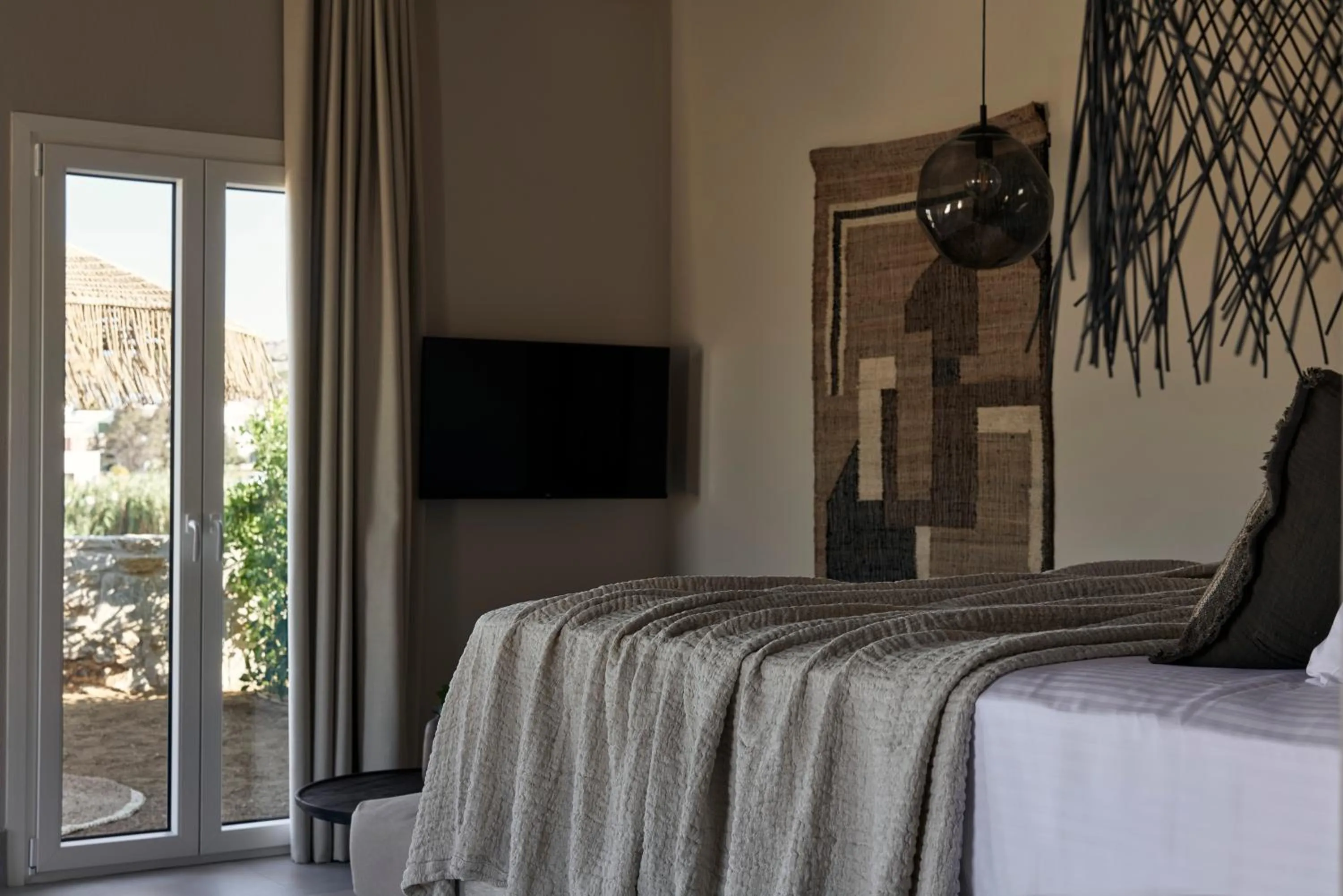 Bed in Naxian Rhapsody