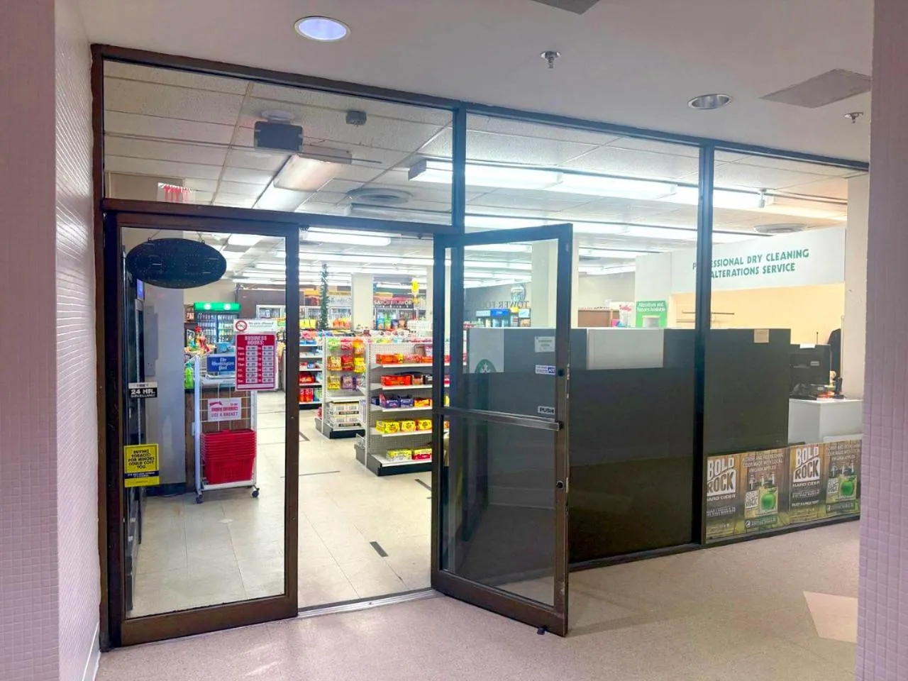 On-site shops in Incredible 1 BR Apt + Den @Crystal City With Gym