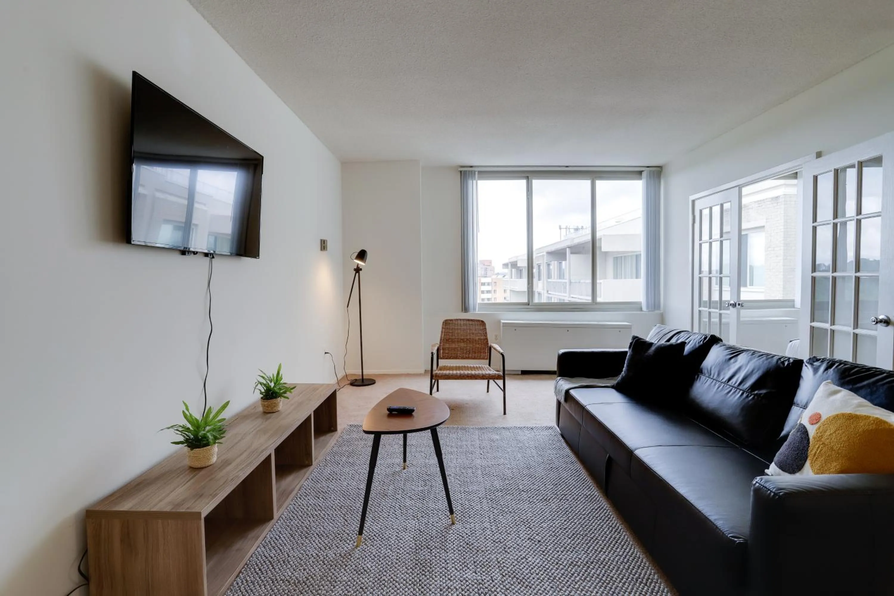 TV and multimedia in Incredible 1 BR Apt + Den @Crystal City With Gym