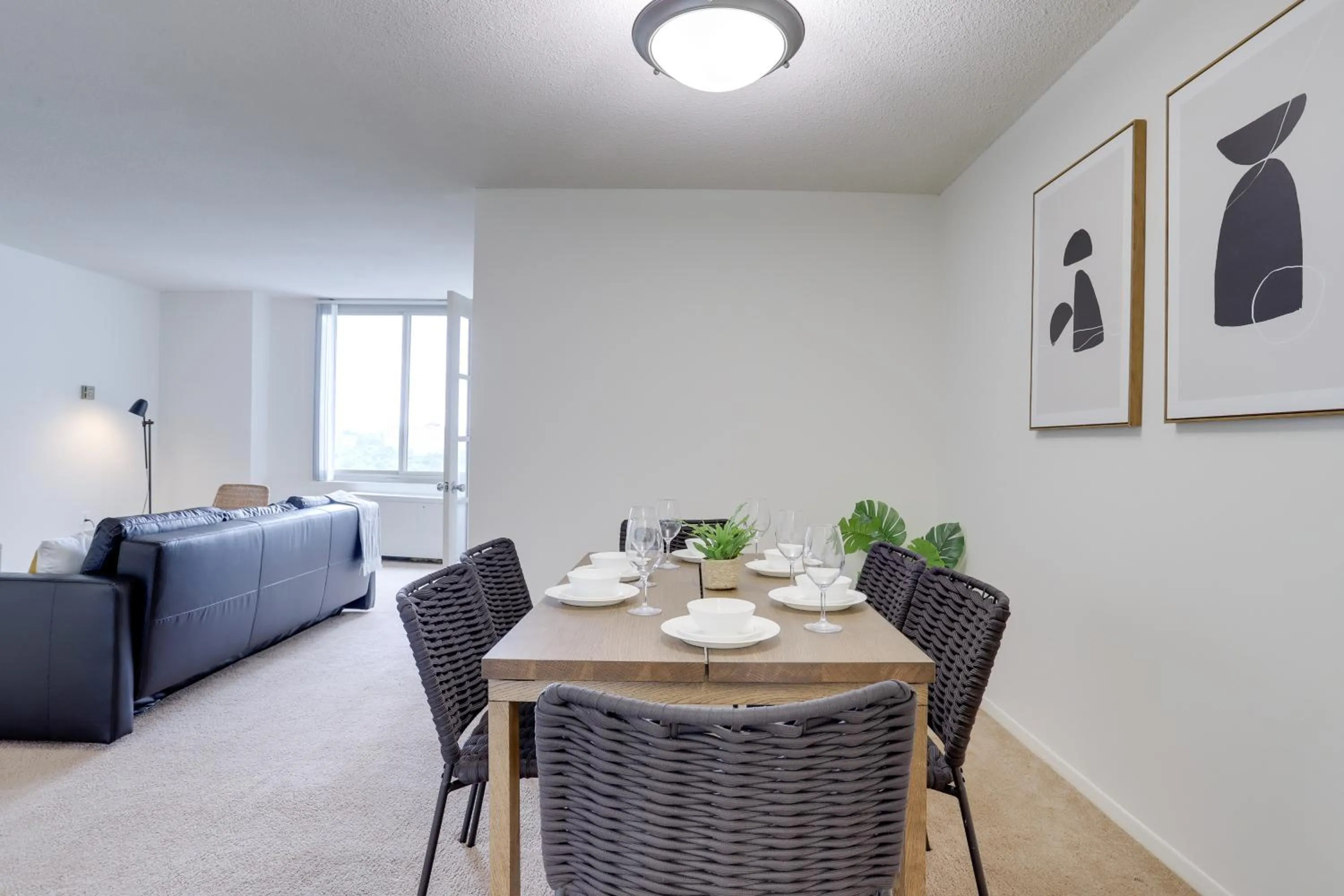 Seating area in Incredible 1 BR Apt + Den @Crystal City With Gym