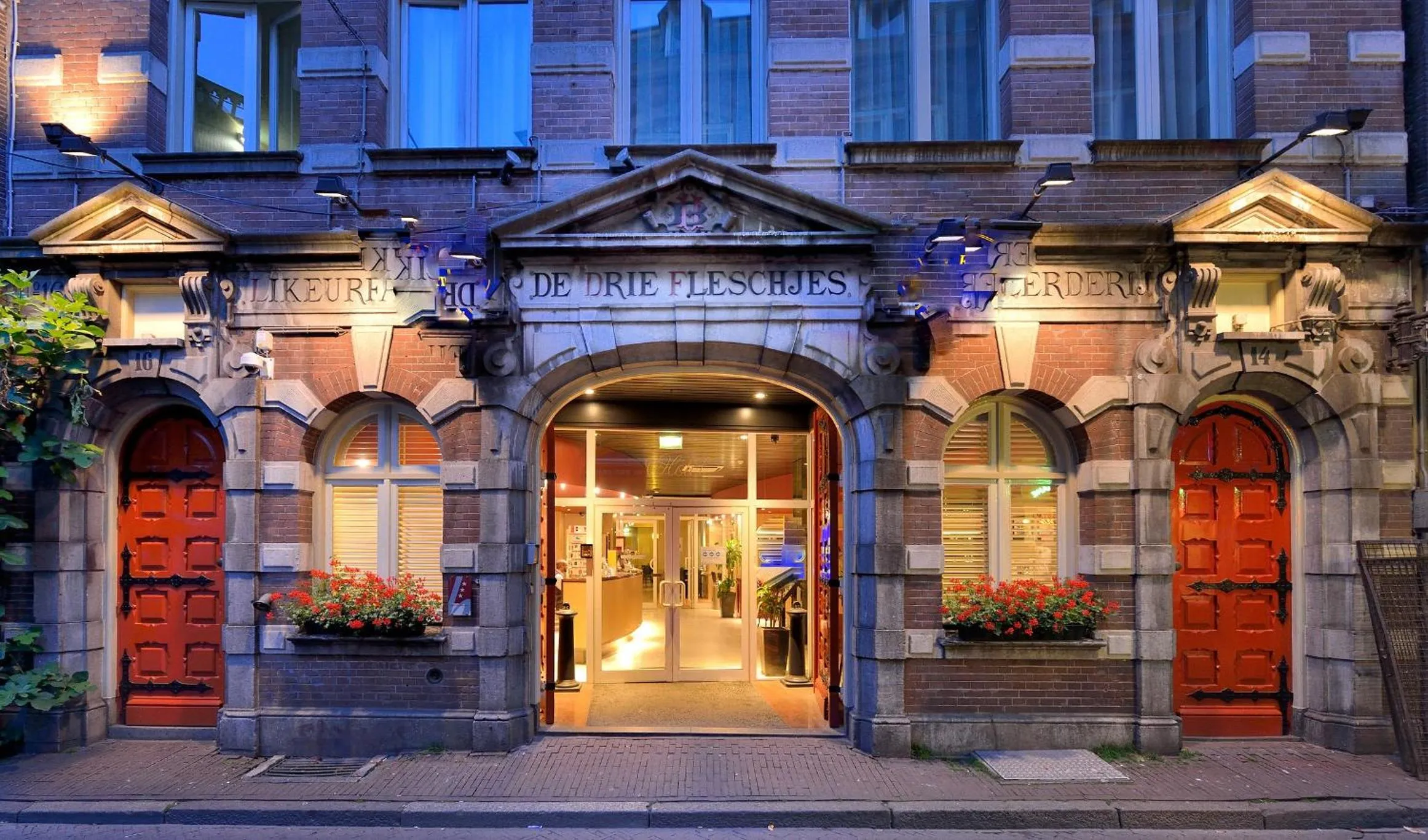 Facade/entrance in Best Western Dam Square Inn