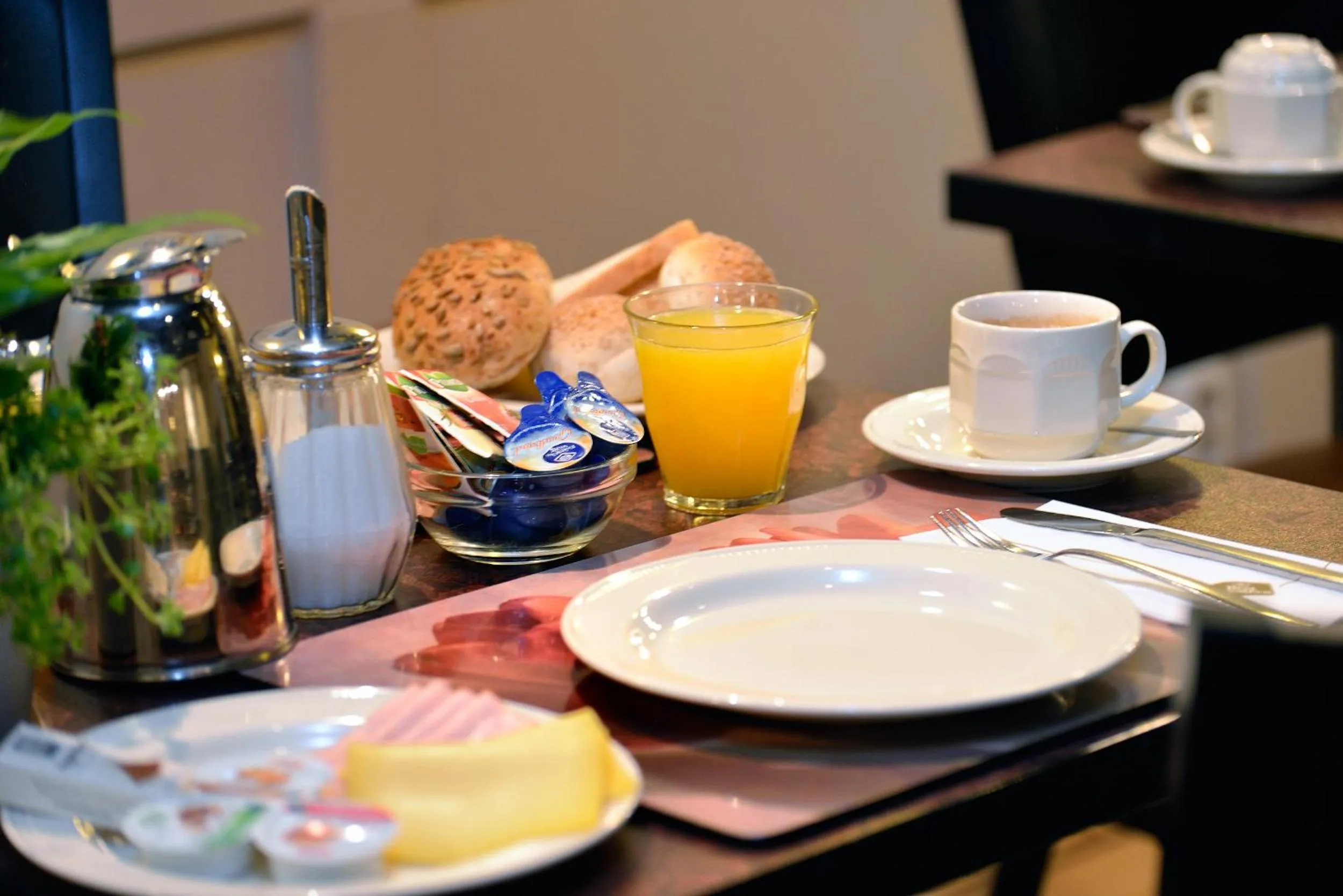 Breakfast in Best Western Dam Square Inn