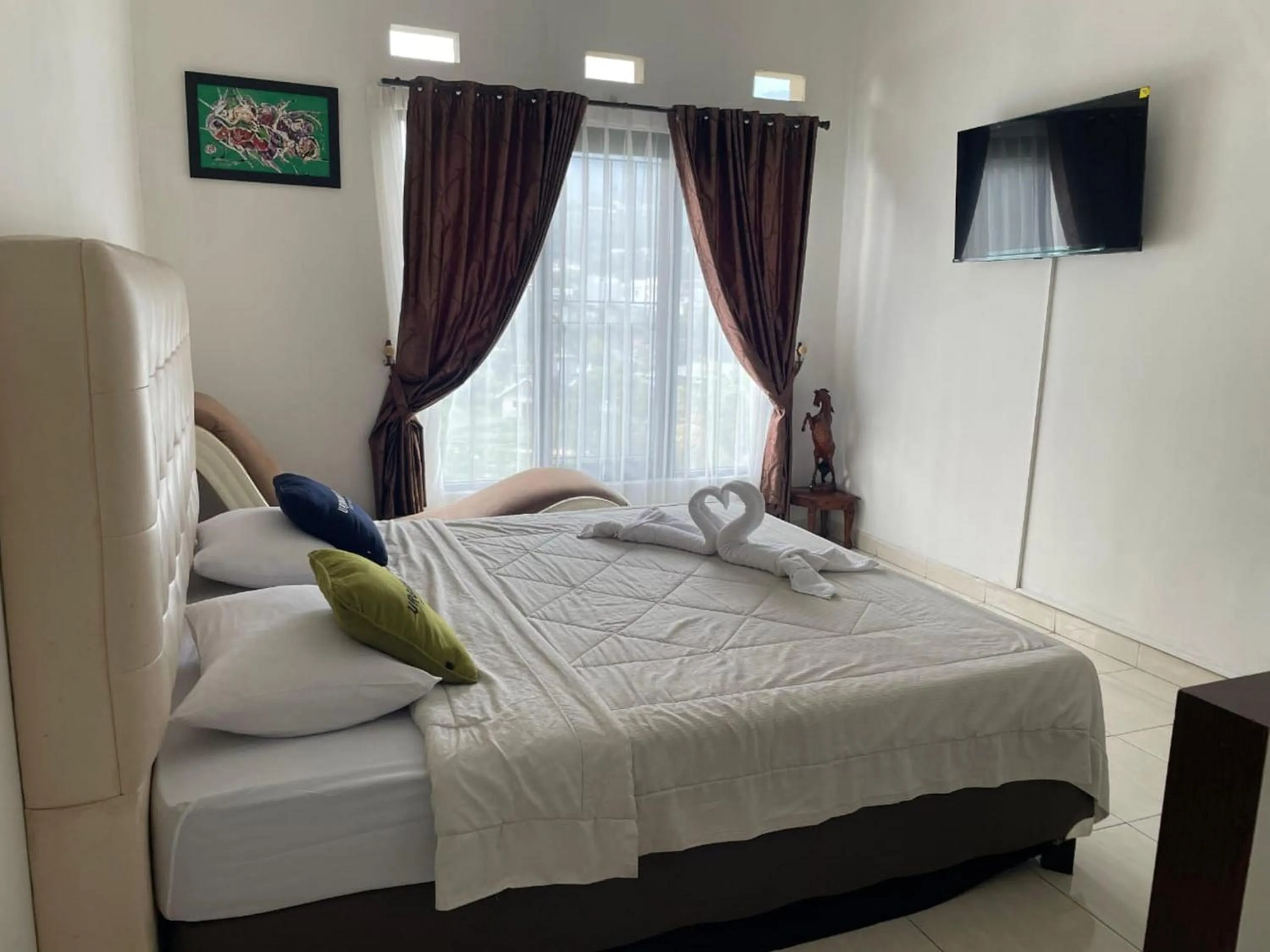 Bedroom, Bed in Urbanview Resort Syariah Khansa Cisarua Puncak by RedDoorz