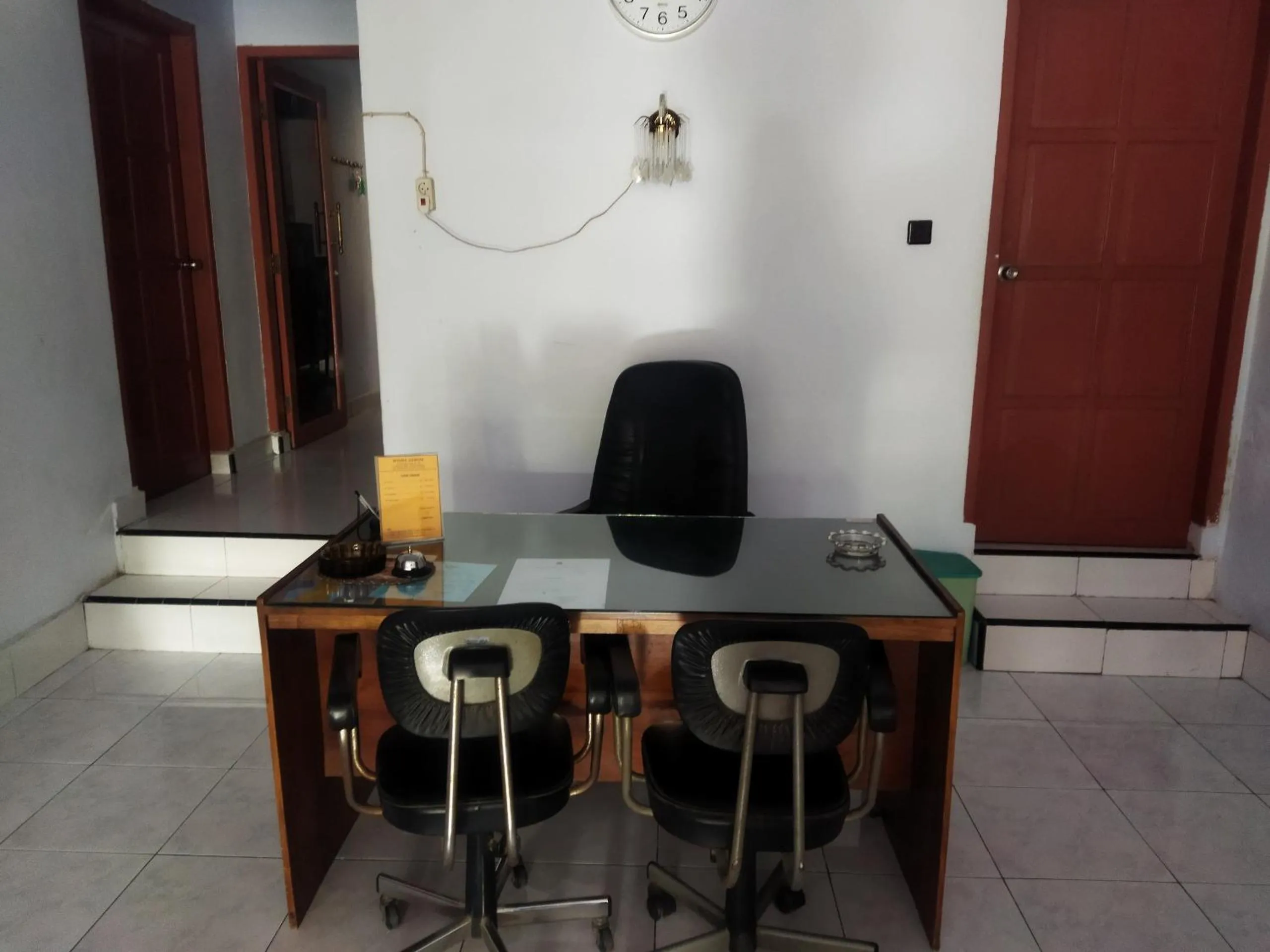 Lobby or reception in Hotel O Wisma Phinisi Syariah Near Mall of Pinrang Sejahtera