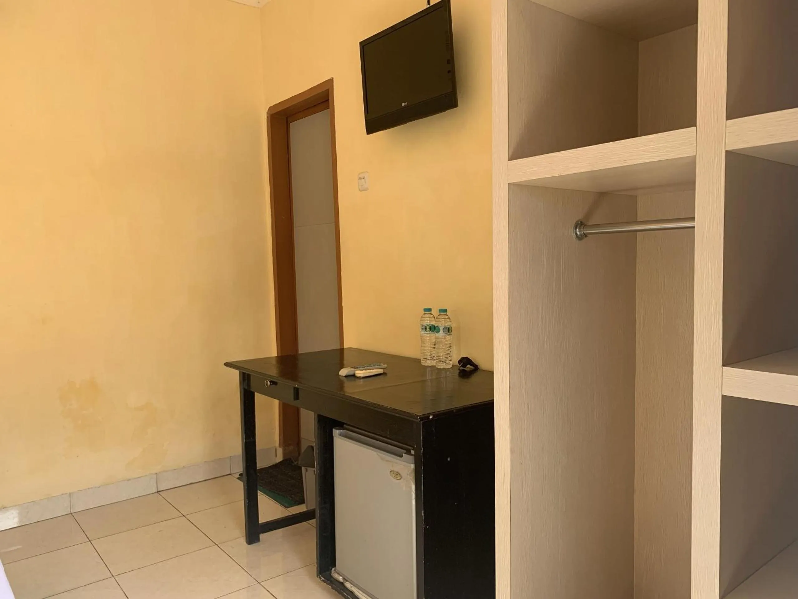 Bedroom in Hotel O Wisma Phinisi Syariah Near Mall of Pinrang Sejahtera