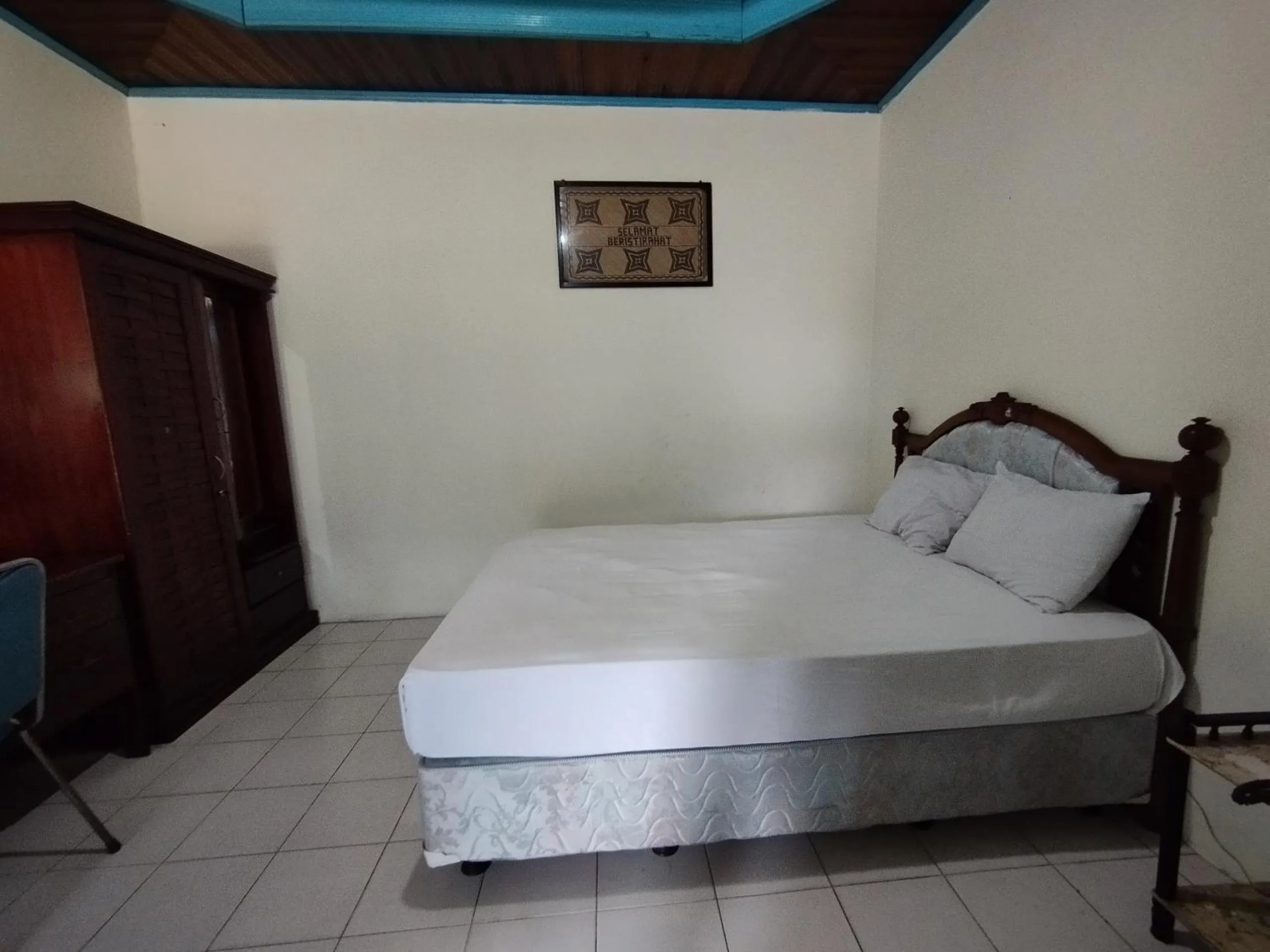 Bedroom, Bed in Hotel O Wisma Bunda Syariah Near Man Pinrang