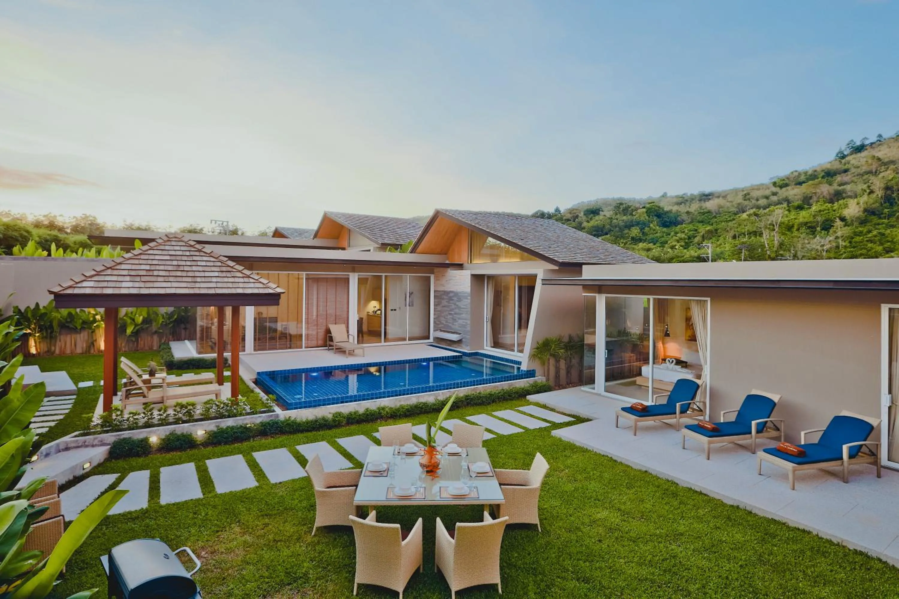 Property building in Villa Sunpao