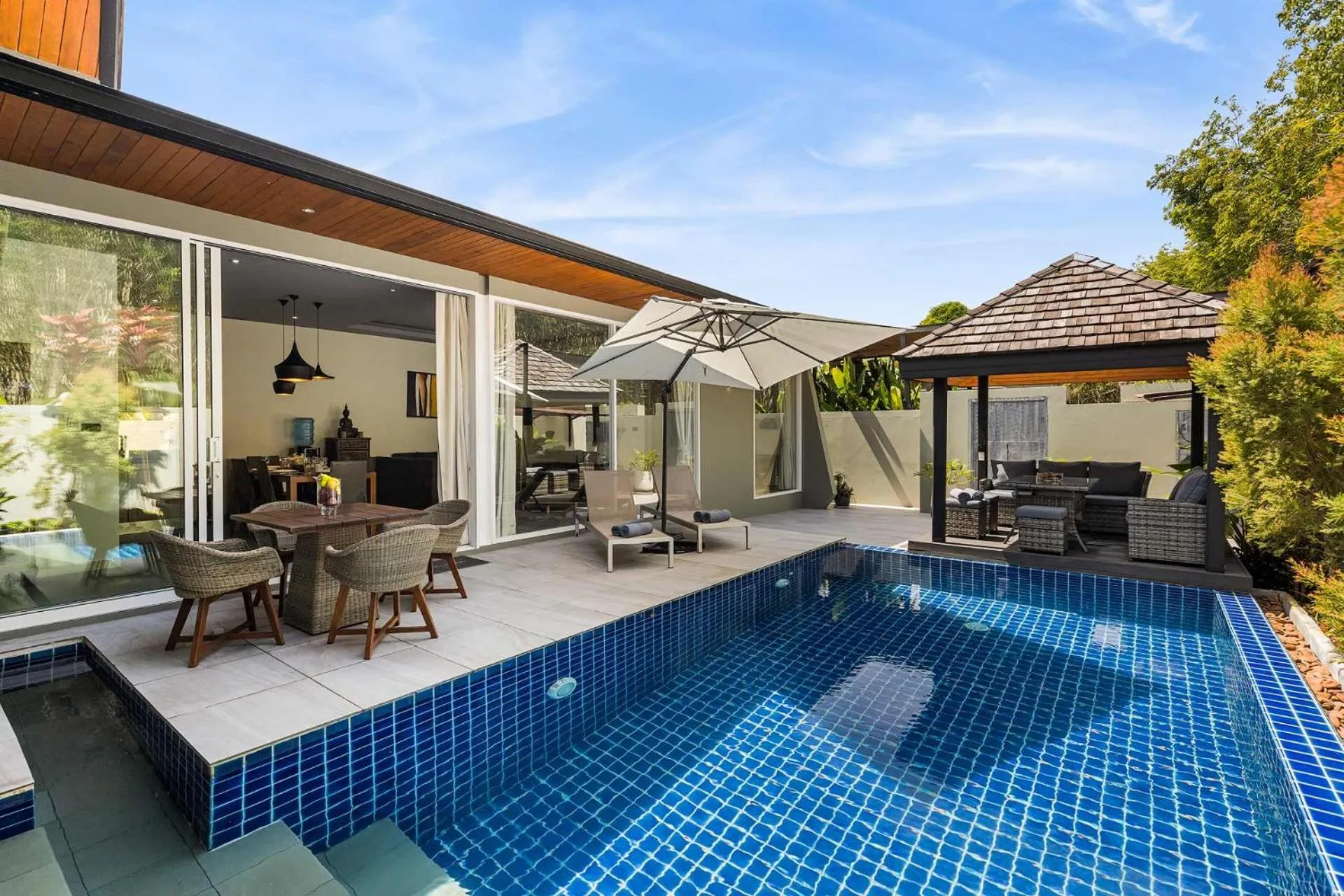 Property building in Villa Sunpao