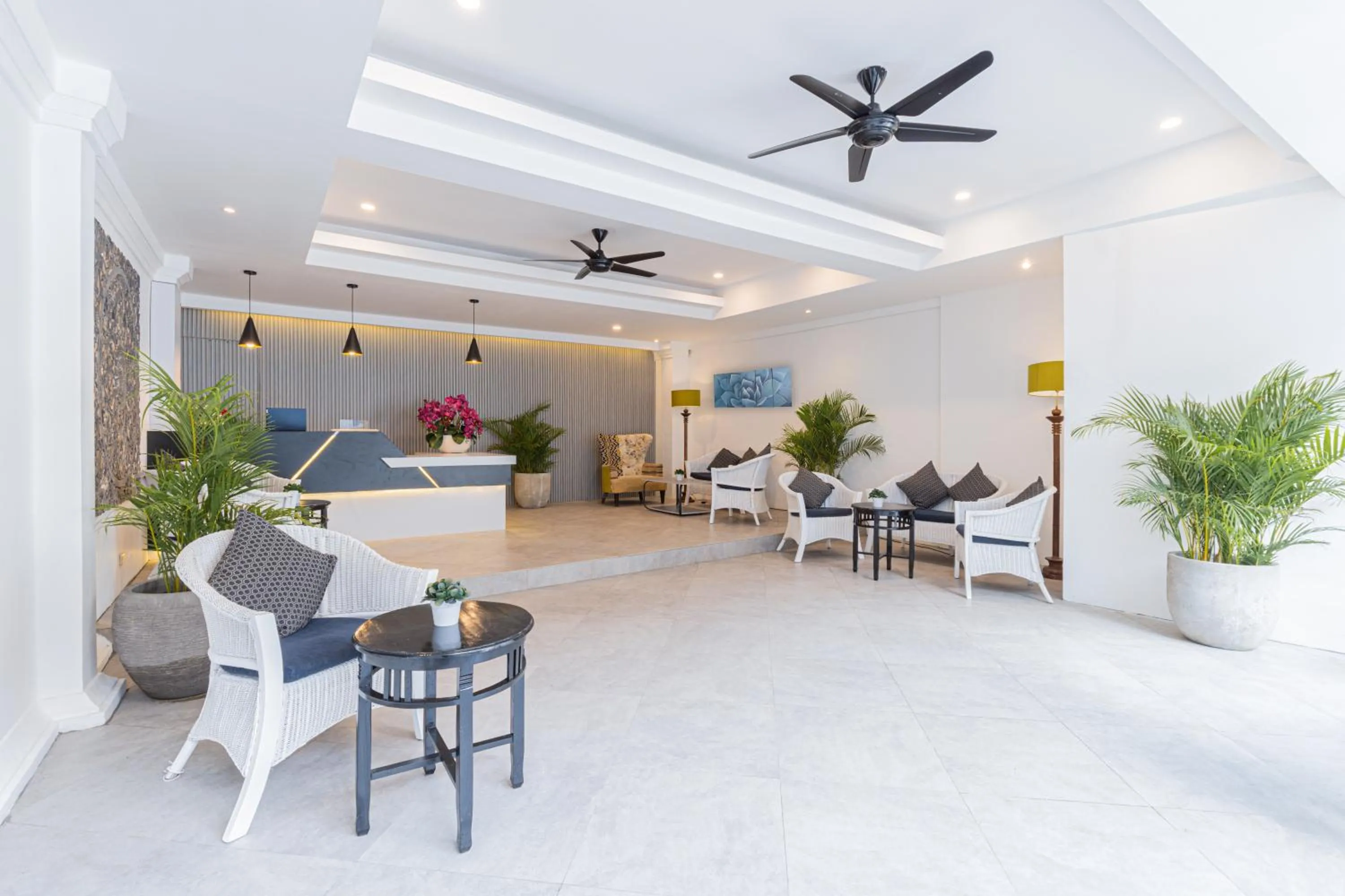 Seating area in Casa Wina Kuta Managed by ARM Hospitality