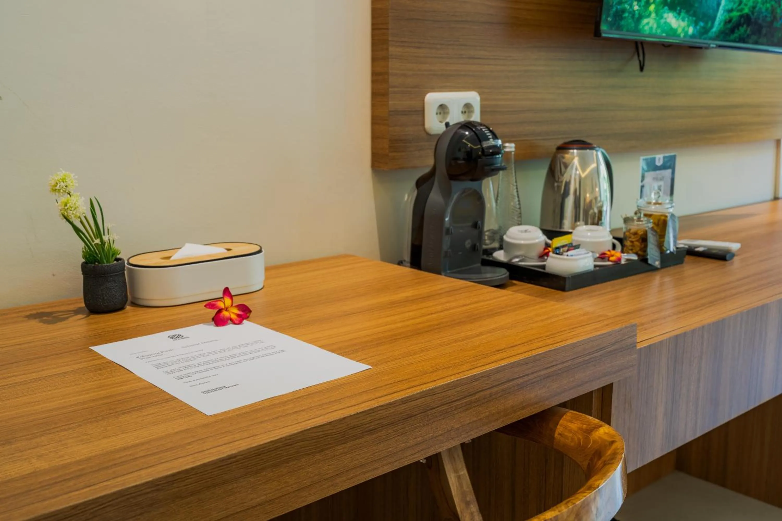 Coffee/tea facilities in Casa Wina Kuta by The Wina Resorts