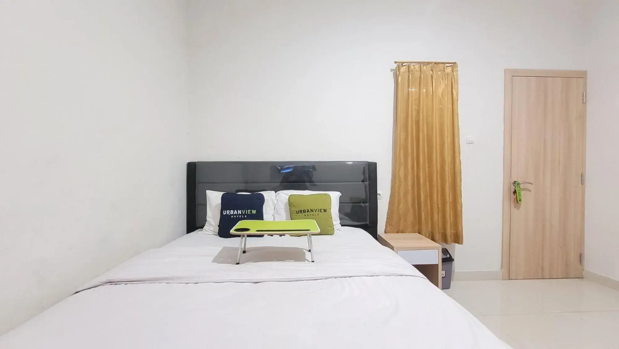 Superior Double Room in Urbanview Le Reno Inn Wirobrajan by RedDoorz Superior Double Room in Urbanview Le Reno Inn Wirobrajan by RedDoorz