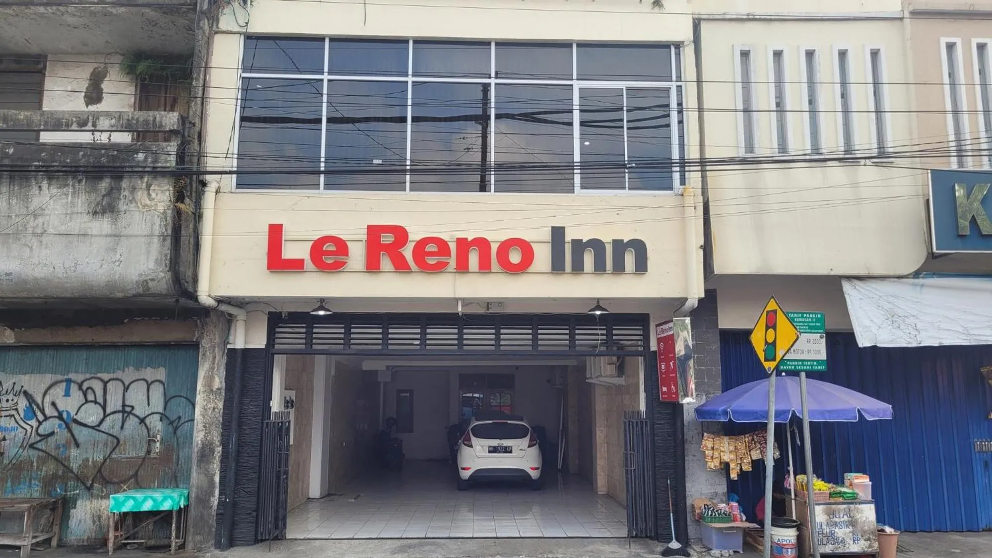 Property building in Urbanview Le Reno Inn Wirobrajan by RedDoorz