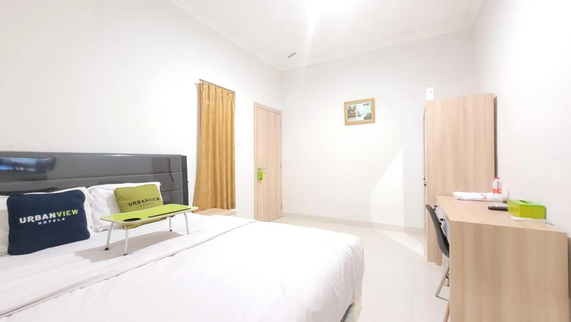 Urbanview Le Reno Inn Wirobrajan by RedDoorz