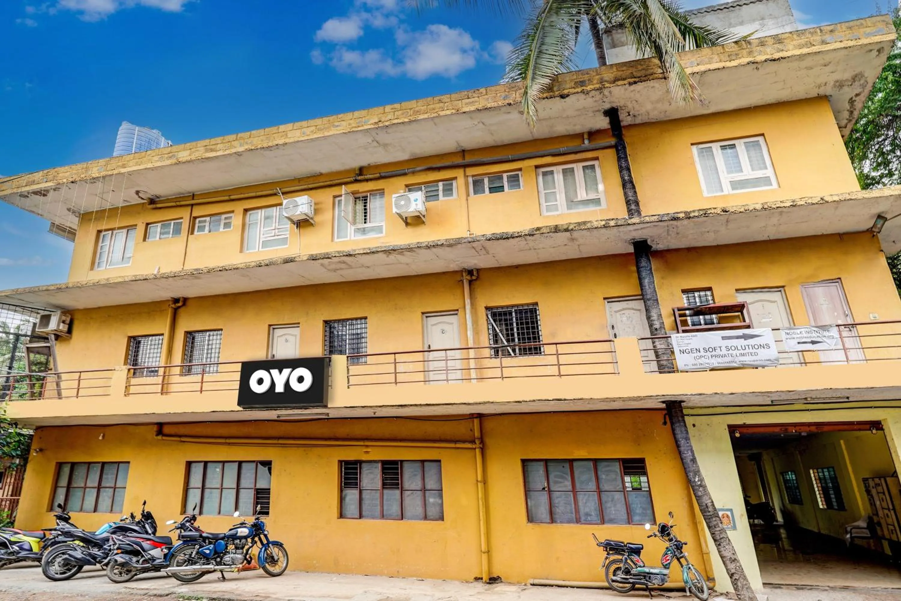 Facade/entrance in Super Collection O Druvi Corporate Hotel