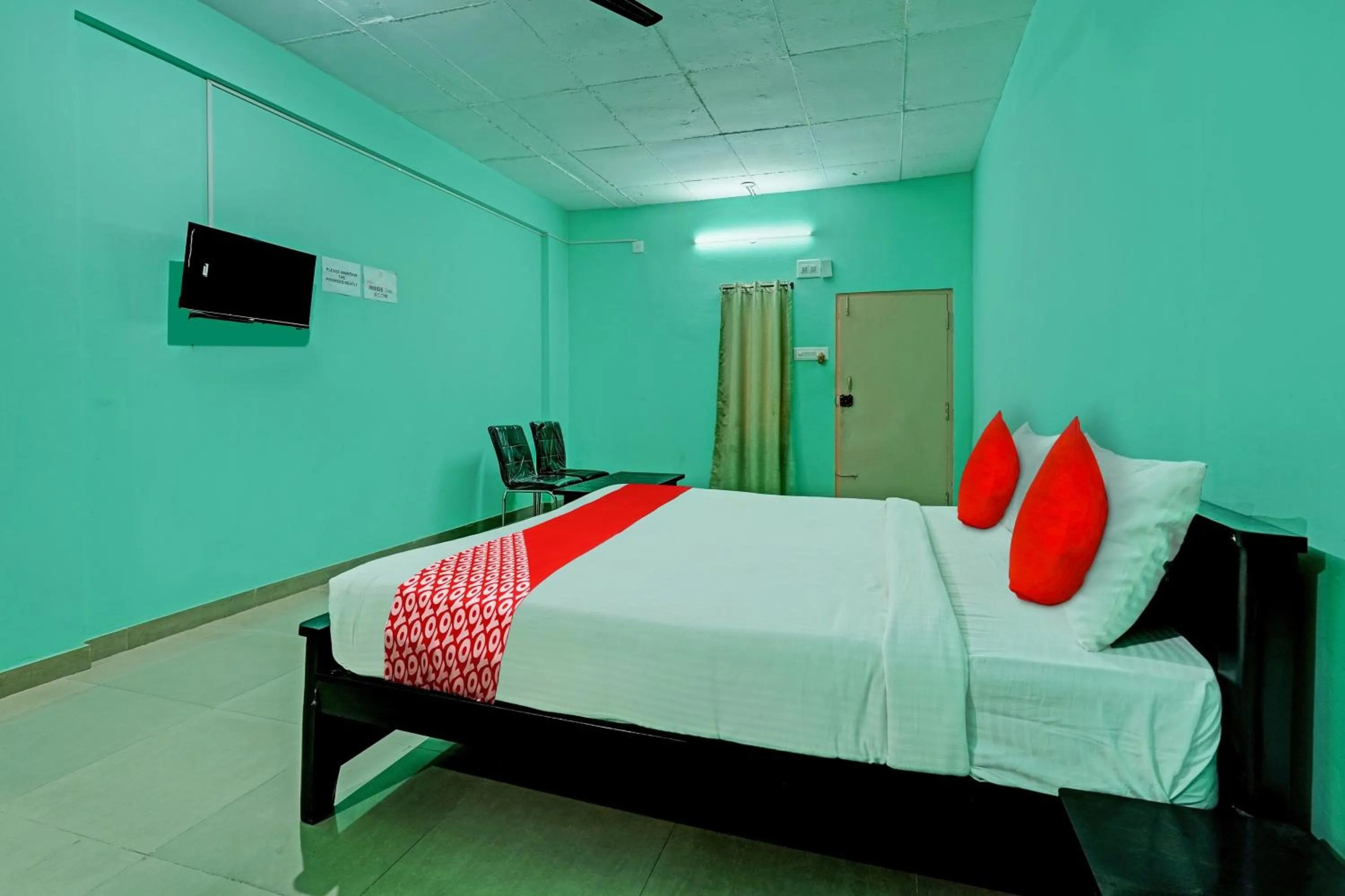 Bedroom, Bed in Super Collection O Druvi Corporate Hotel