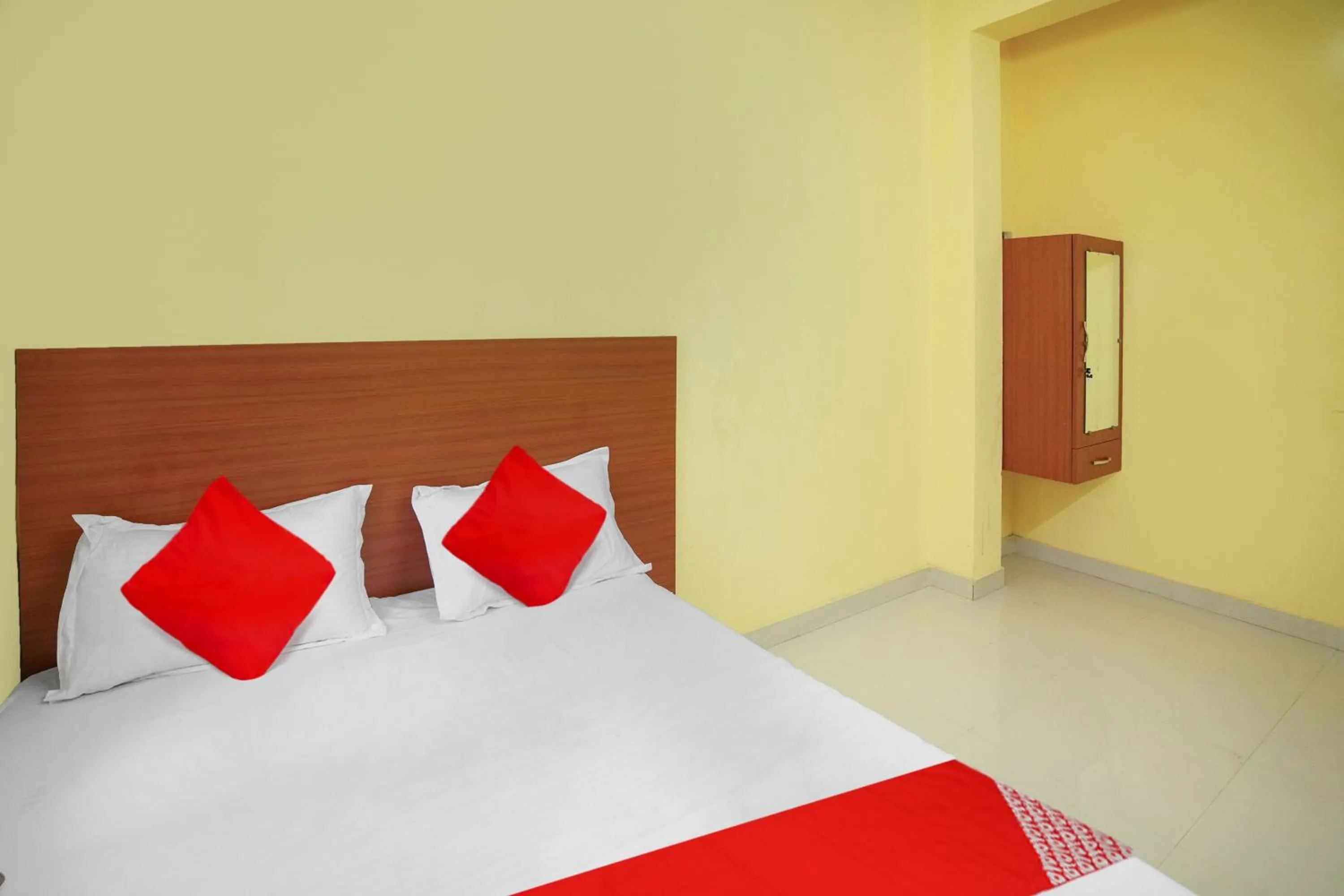 Bedroom in Hotel O Sai Saugat