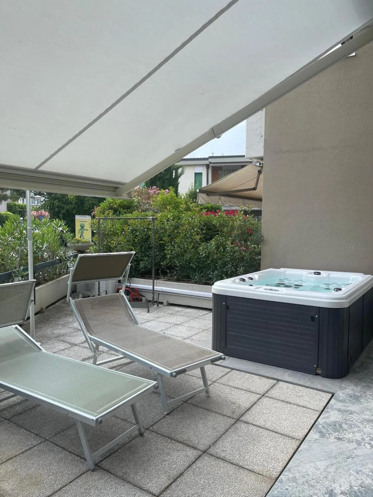 Pool view in garda fantasy paradise silver o gold