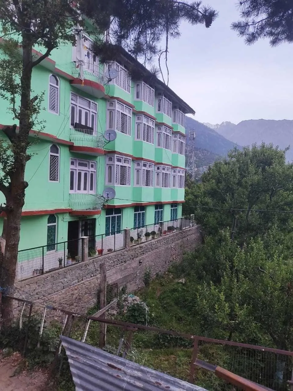 Facade/entrance in Hotel O Apple Resort