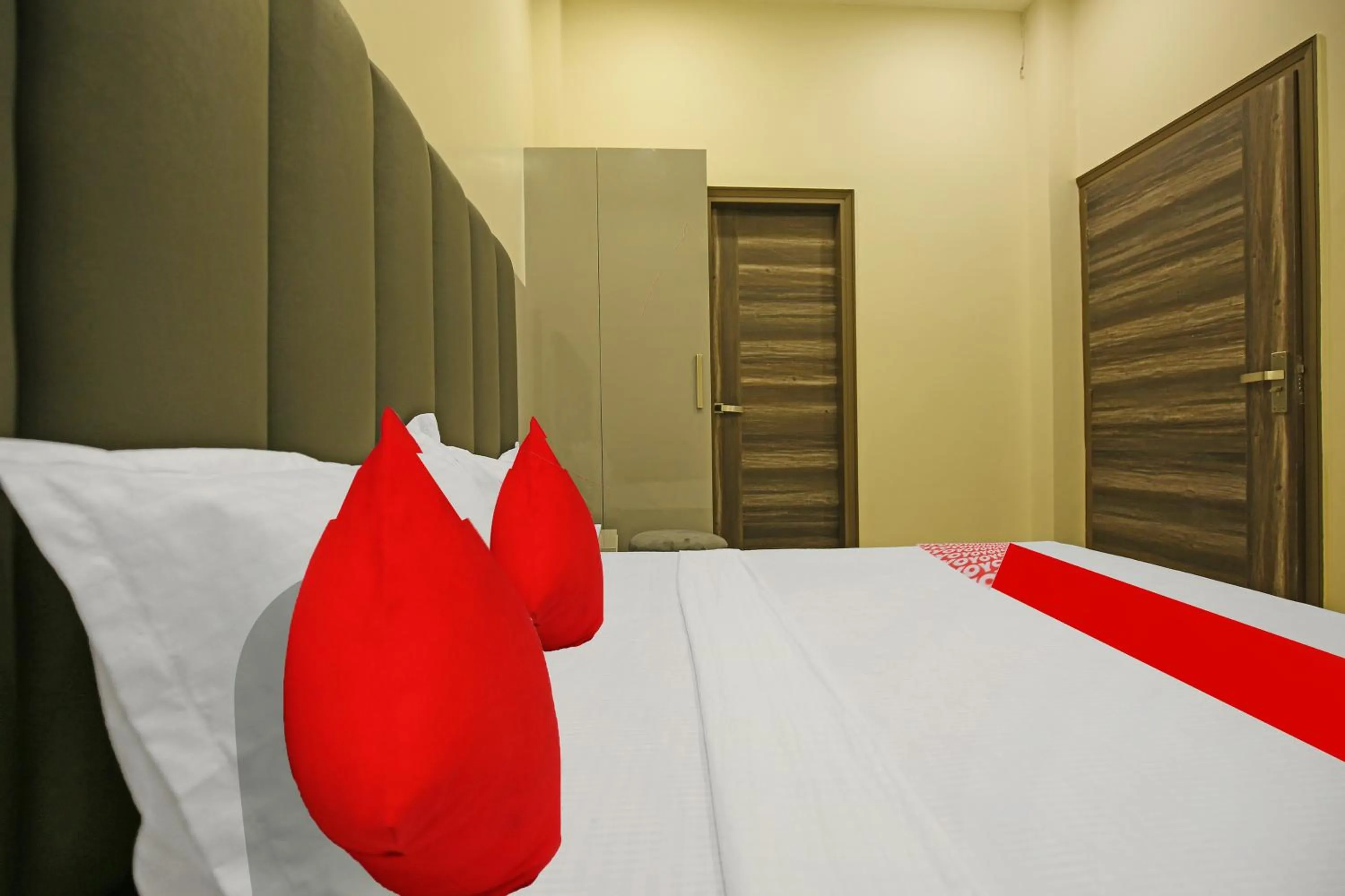 Bedroom in Hotel O Grand Inn