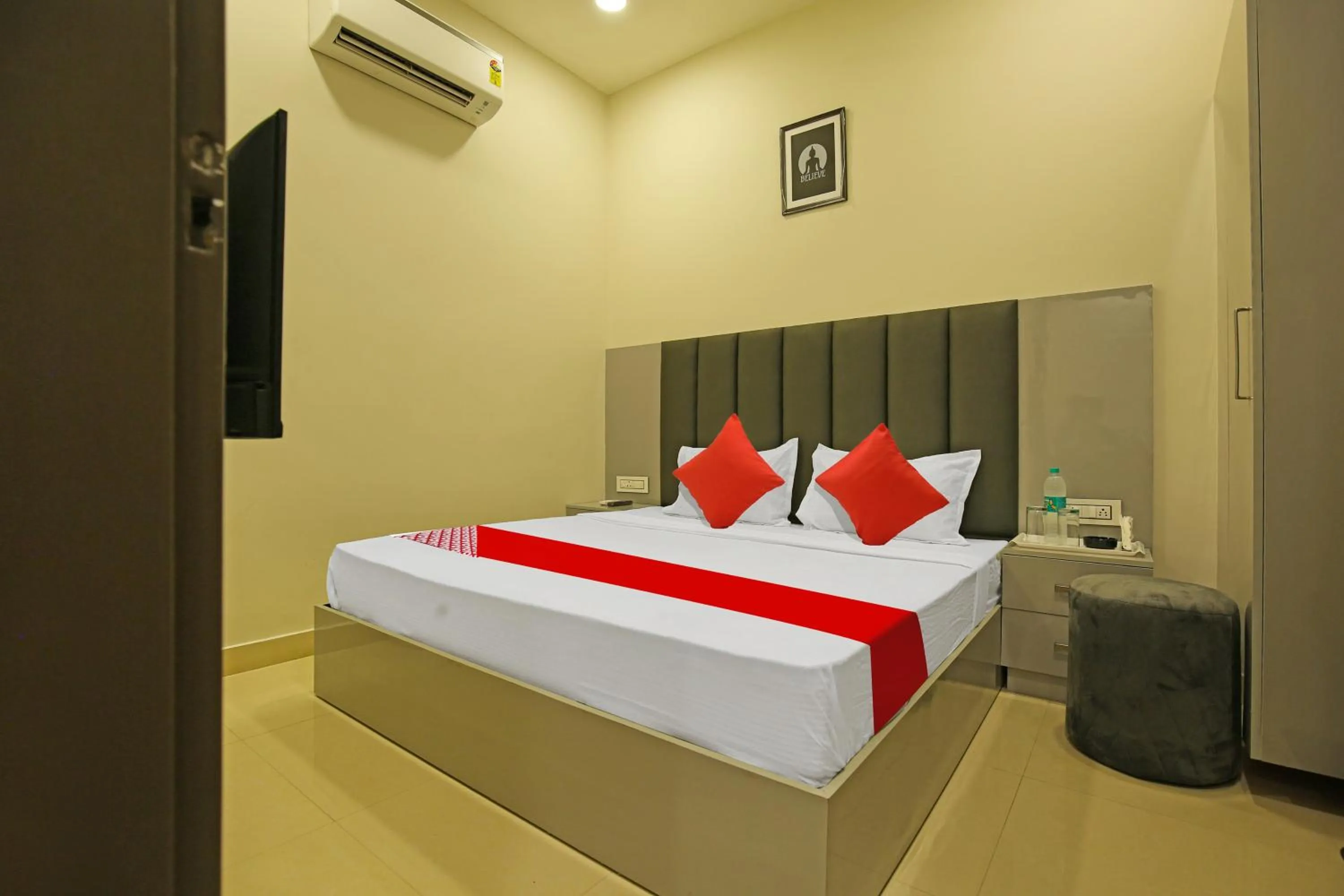 Lobby or reception in Hotel O Grand Inn