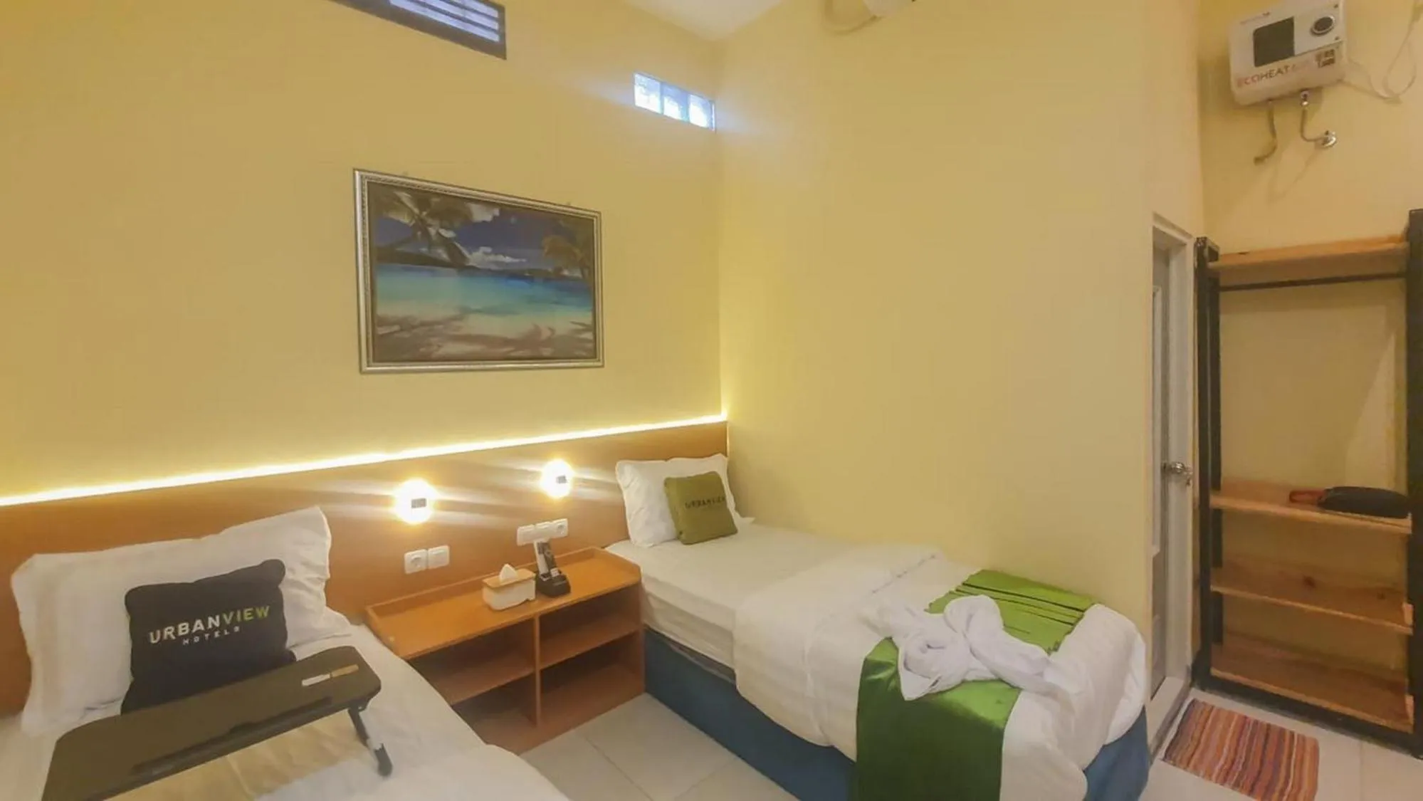 Bed in Urbanview Hotel Sakura Kampung Inggris Pare by RedDoorz