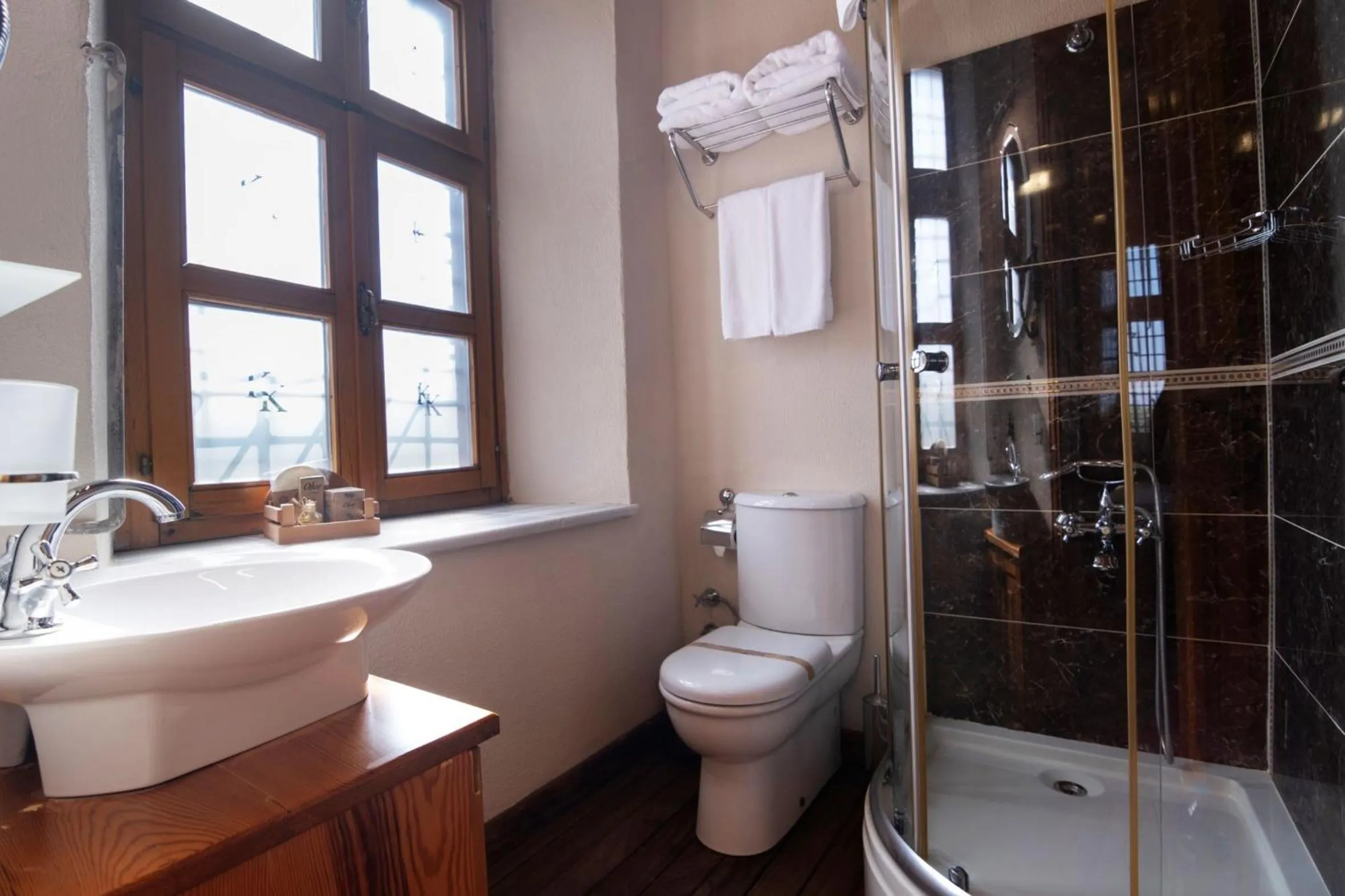 Shower in Kocanli Kosku