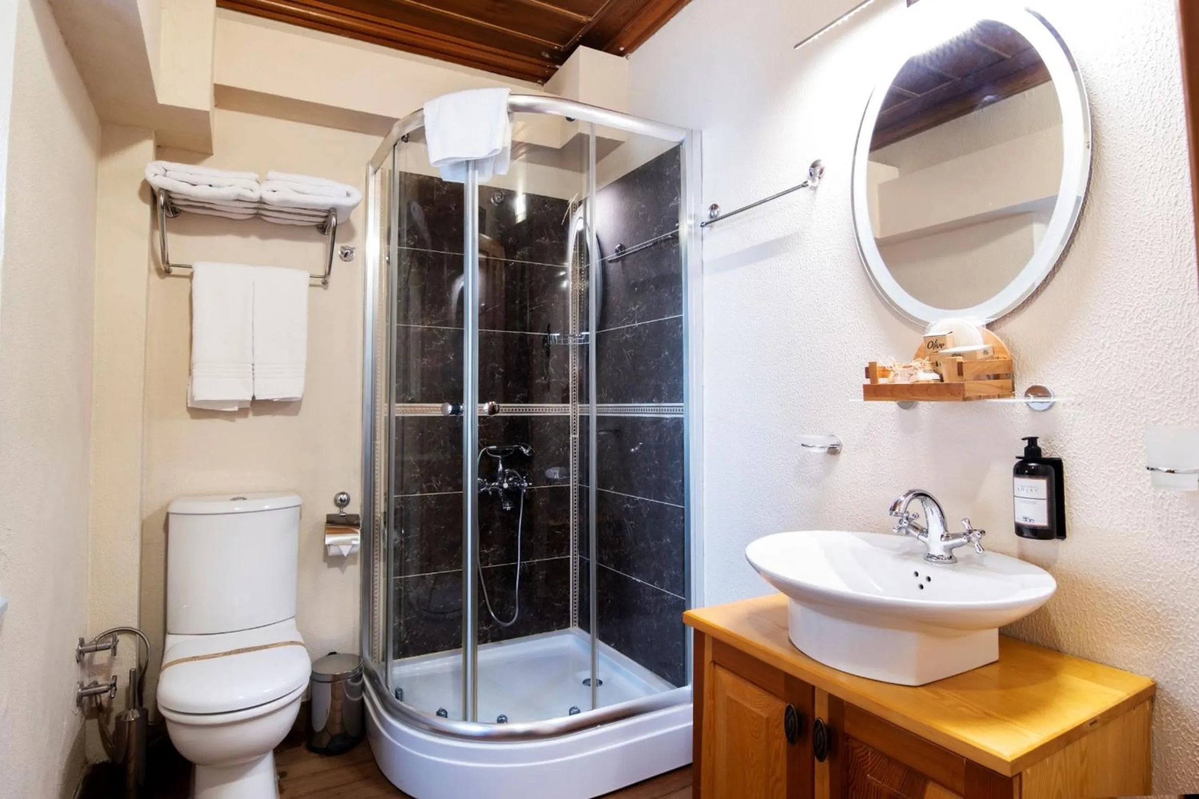 Shower in Kocanli Kosku