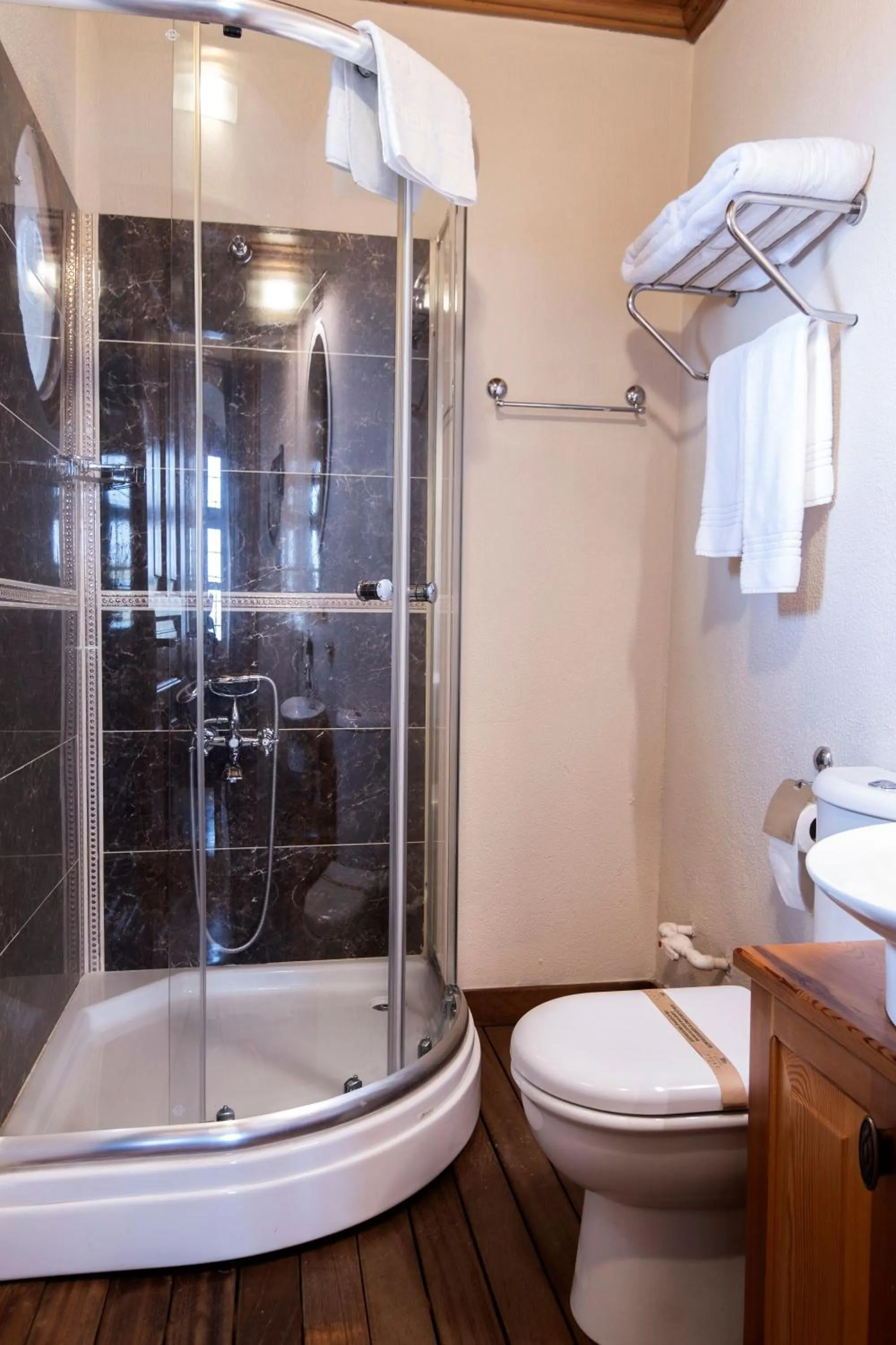 Shower in Kocanli Kosku